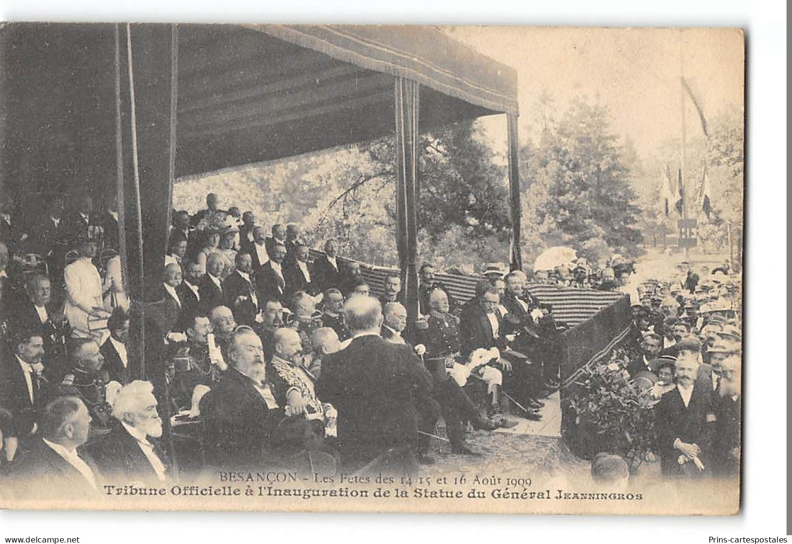 CPA 25 Besançon Tribune Officielle à L'inauguration De La Statue Du Général Jeannigros - Besancon