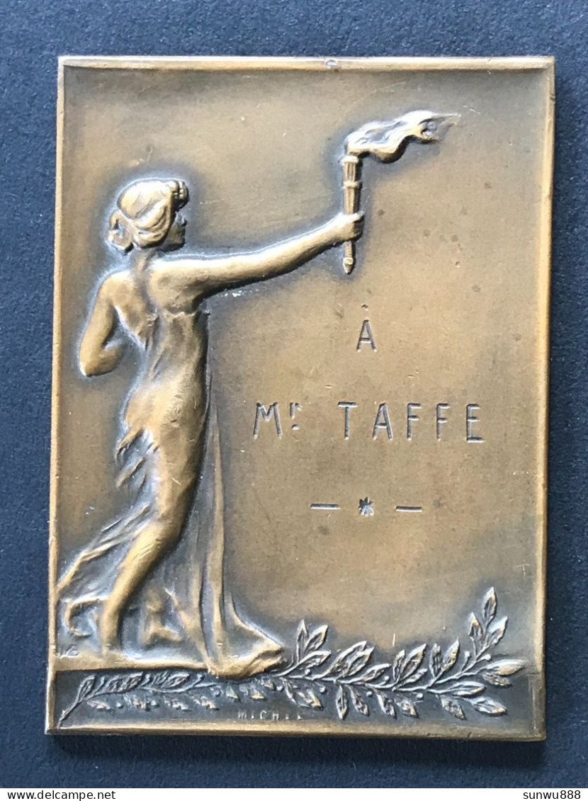 Jolie Médaille Tennis 1927 Championnat Interbanque Signée Mich. L Octroyée à Mr Taffe - Other & Unclassified