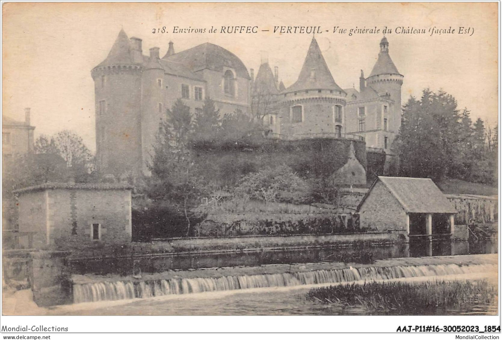 AAJP11-16-0890 - Environs RUFFEC - VERTEUIL - Vue Générale Du Château - Façade Est - Ruffec