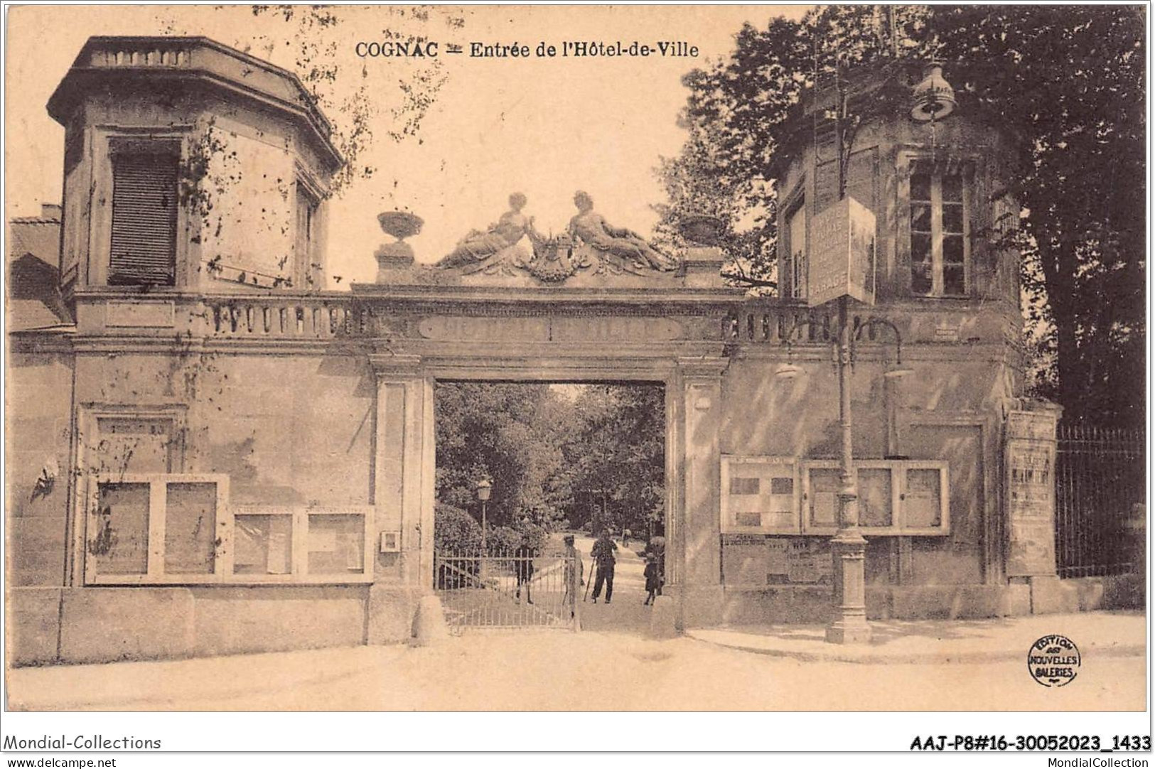AAJP8-16-0679 - COGNAC - Entrée De L'Hôtel De Ville - Cognac