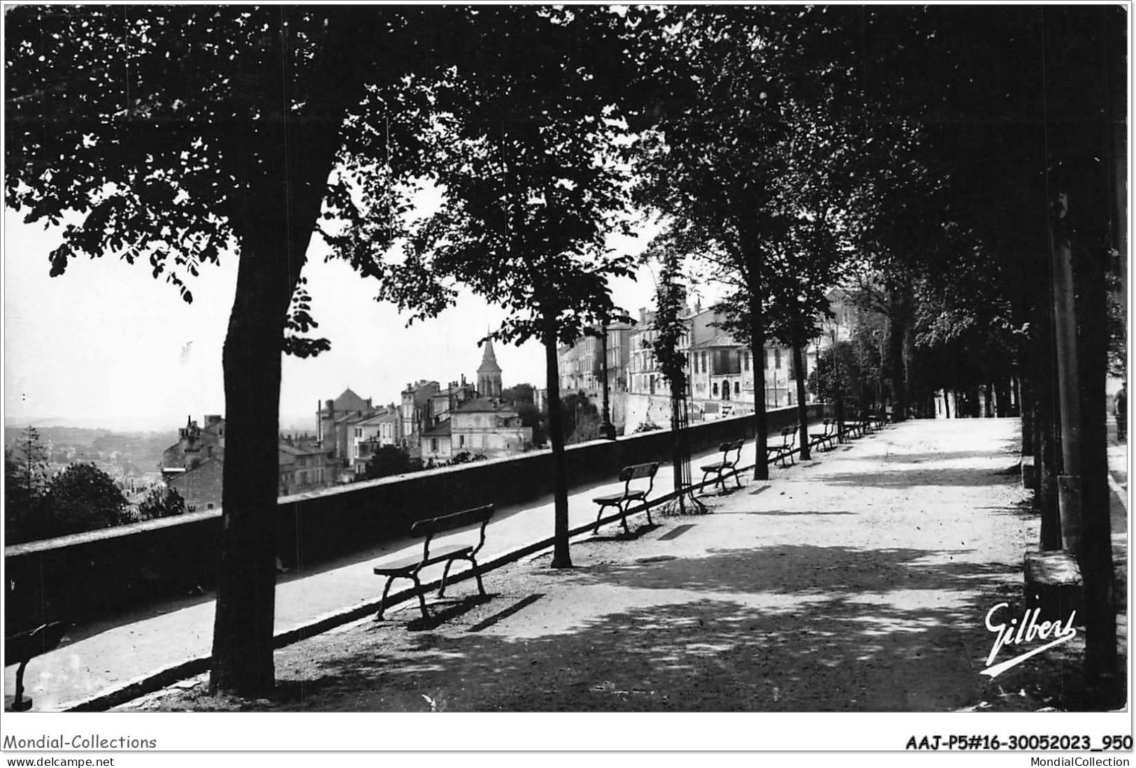 AAJP5-16-0439 - ANGOULEME - Rempart Desaix Et Vue Sur Le Quartier Saint-Ausonne - Angouleme