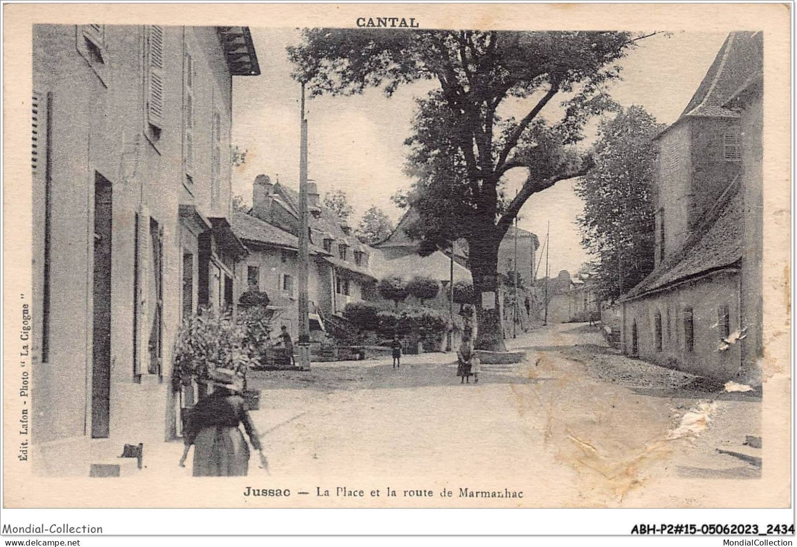 ABHP2-15-0132 - JUSSAC - La Place Et La Route De MARMANHAC - Jussac