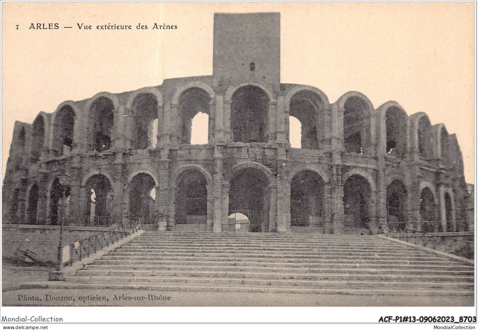 ACFP1-13-0069 - ARLES - Vue Exterieure Des Arènes  - Arles
