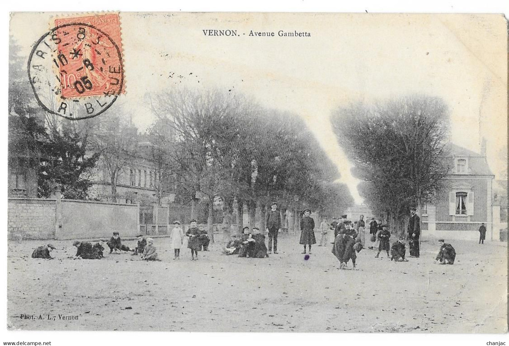 Cpa. 27 VERNON (ar. Evreux) Avenue Gambetta (Bien Animé) 1905   Ed. AL - Vernon