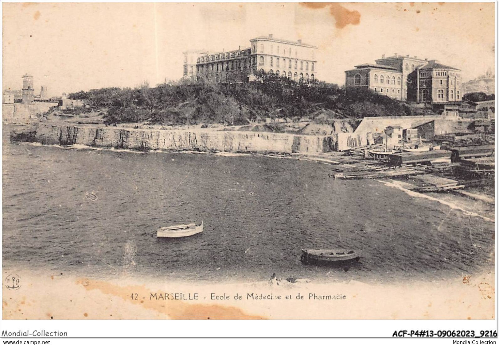 ACFP4-13-0325 - MARSEILLE - Ecole De Médecine Et De Pharmacie  - Petits Métiers