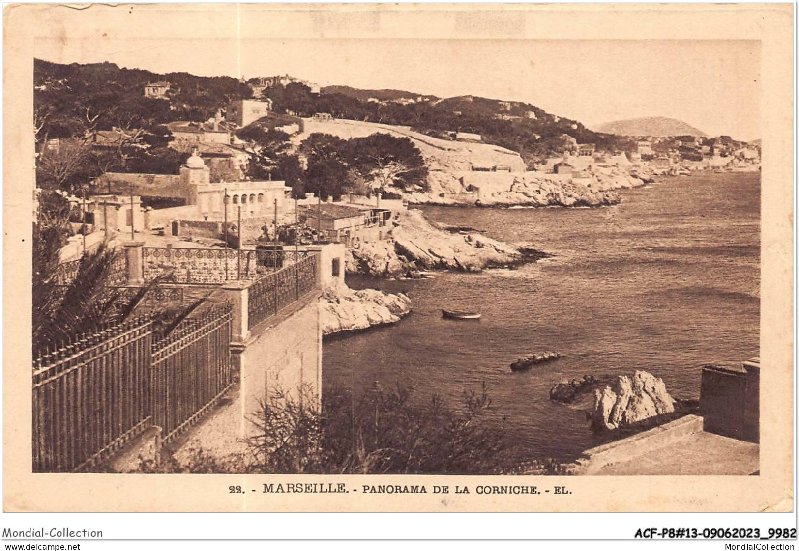 ACFP8-13-0710 - MARSEILLE - Panorama De La Corniche  - Endoume, Roucas, Corniche, Strände