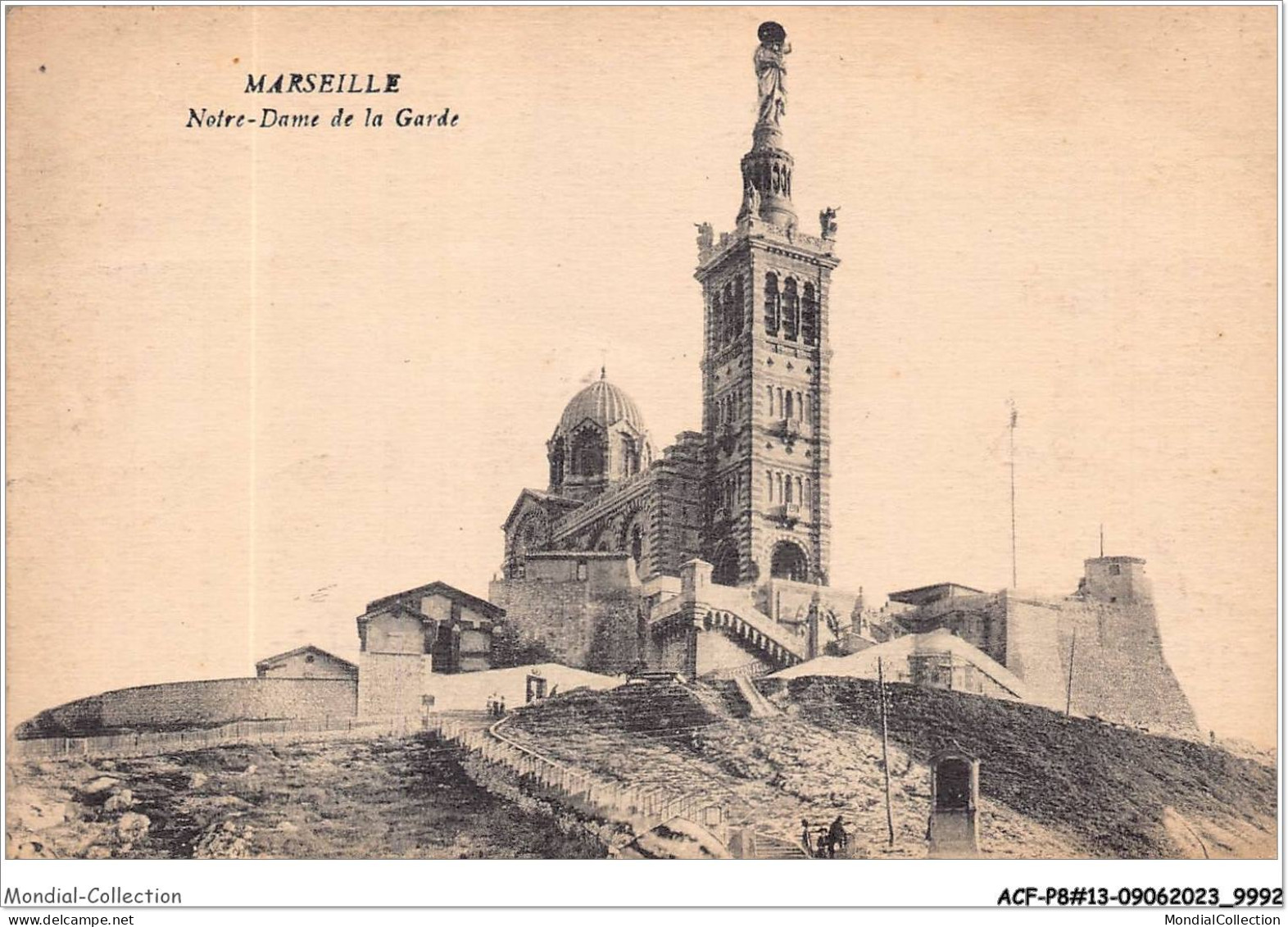 ACFP8-13-0715 - MARSEILLE - Notre Dame De La Garde - Notre-Dame De La Garde, Funicular Y Virgen