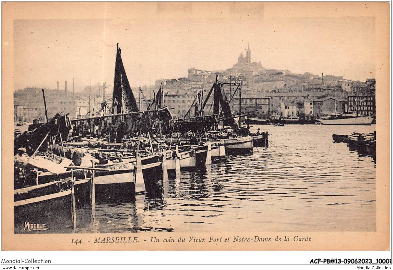 ACFP8-13-0720 - MARSEILLE - Un Coin Du Vieux Port Et Notre Dame De La Garde  - Old Port, Saint Victor, Le Panier