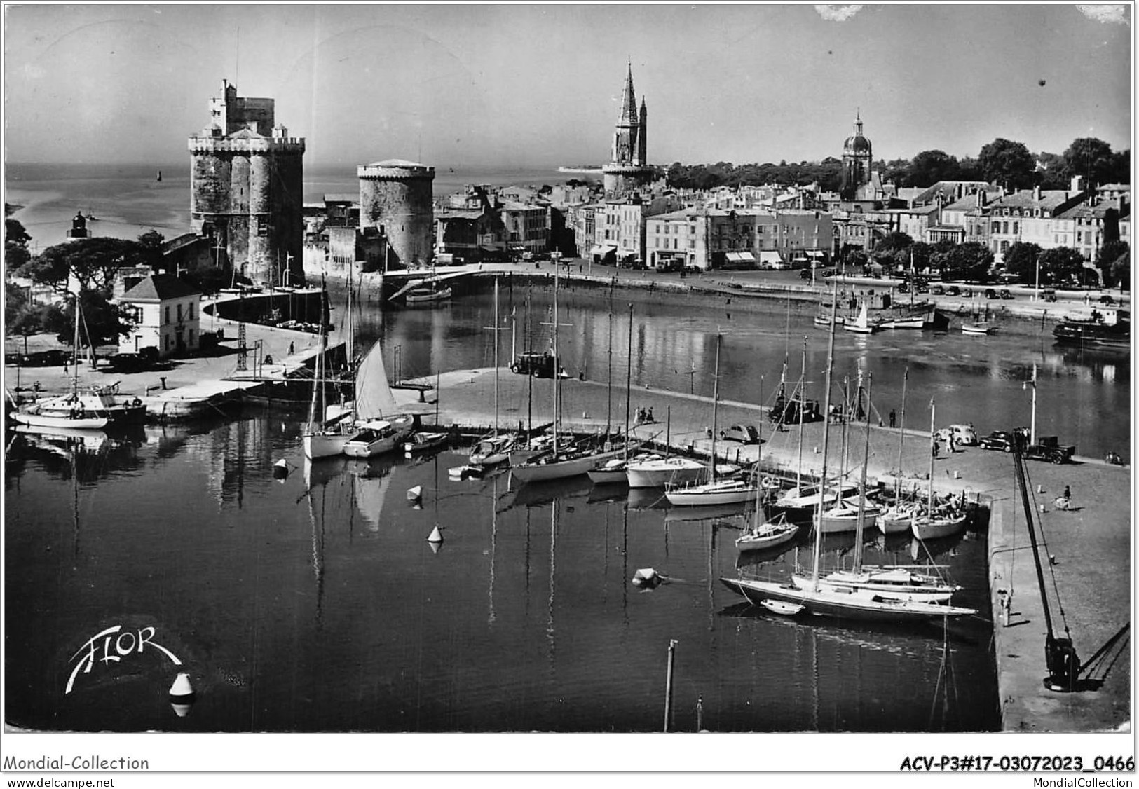 ACVP3-17-0235 - LA ROCHELLE - Vue Sur Le Bassin Des Yachts - La Rochelle