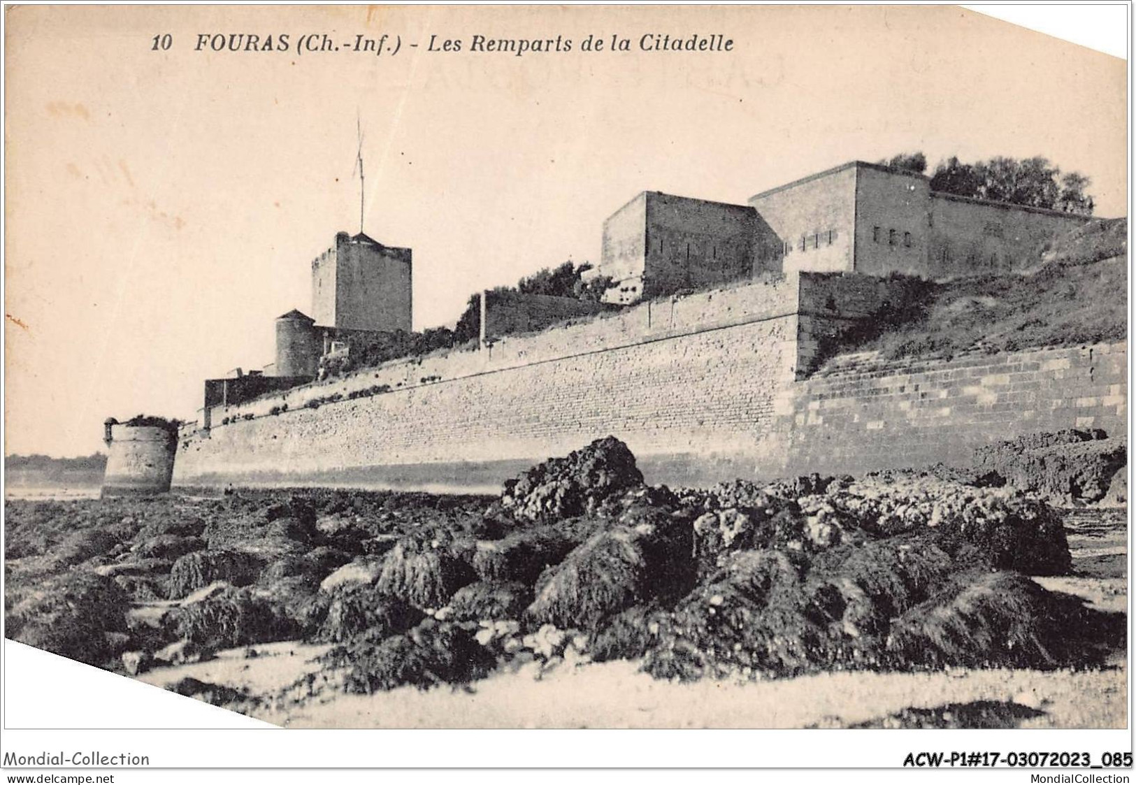 ACWP1-17-0044 - FOURAS - Les Remparts De La Citadelle  - Fouras-les-Bains