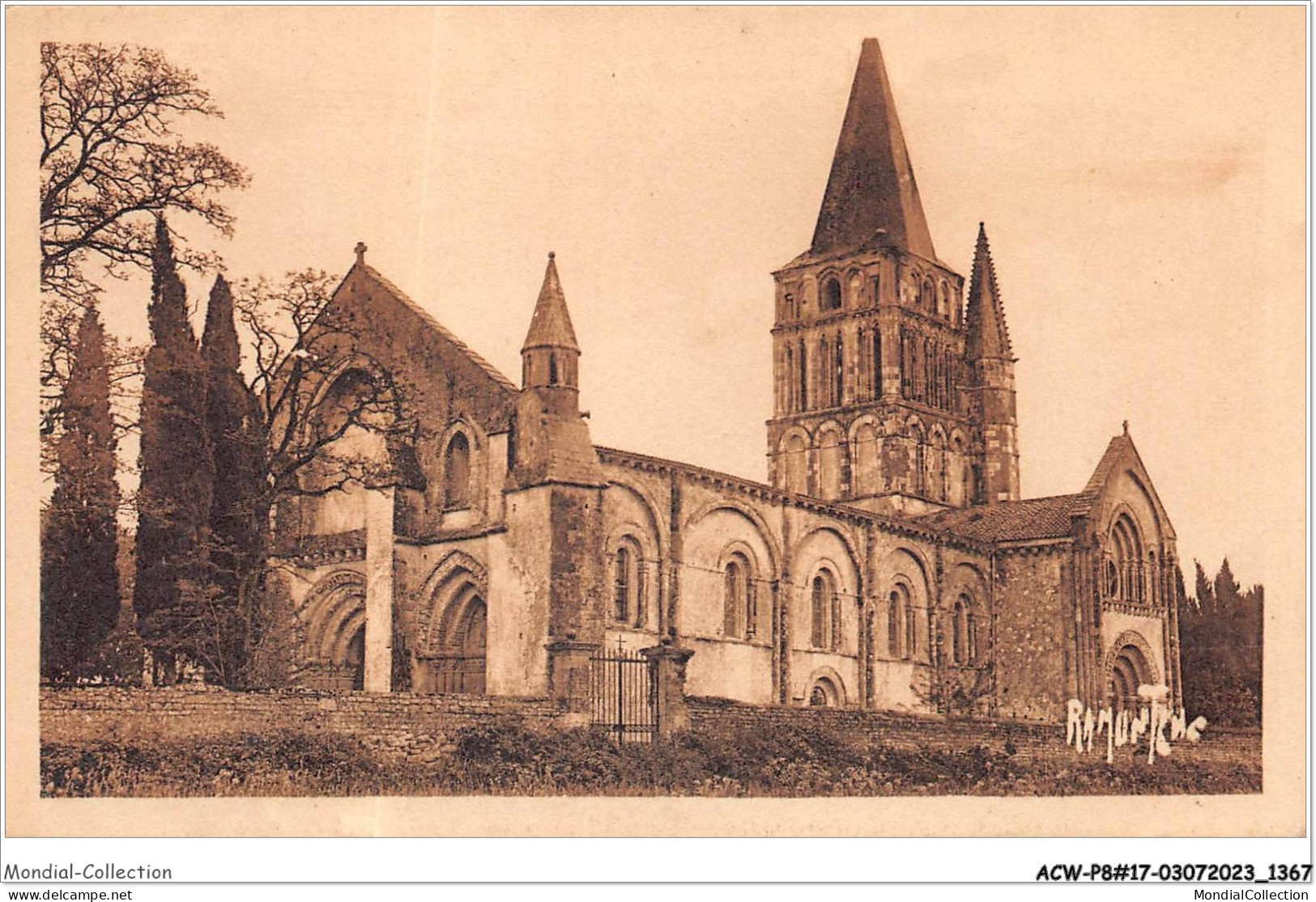 ACWP8-17-0689 - L'AUNIS ET SAINTONGE - Magnifique Eglise Romane - Aulnay