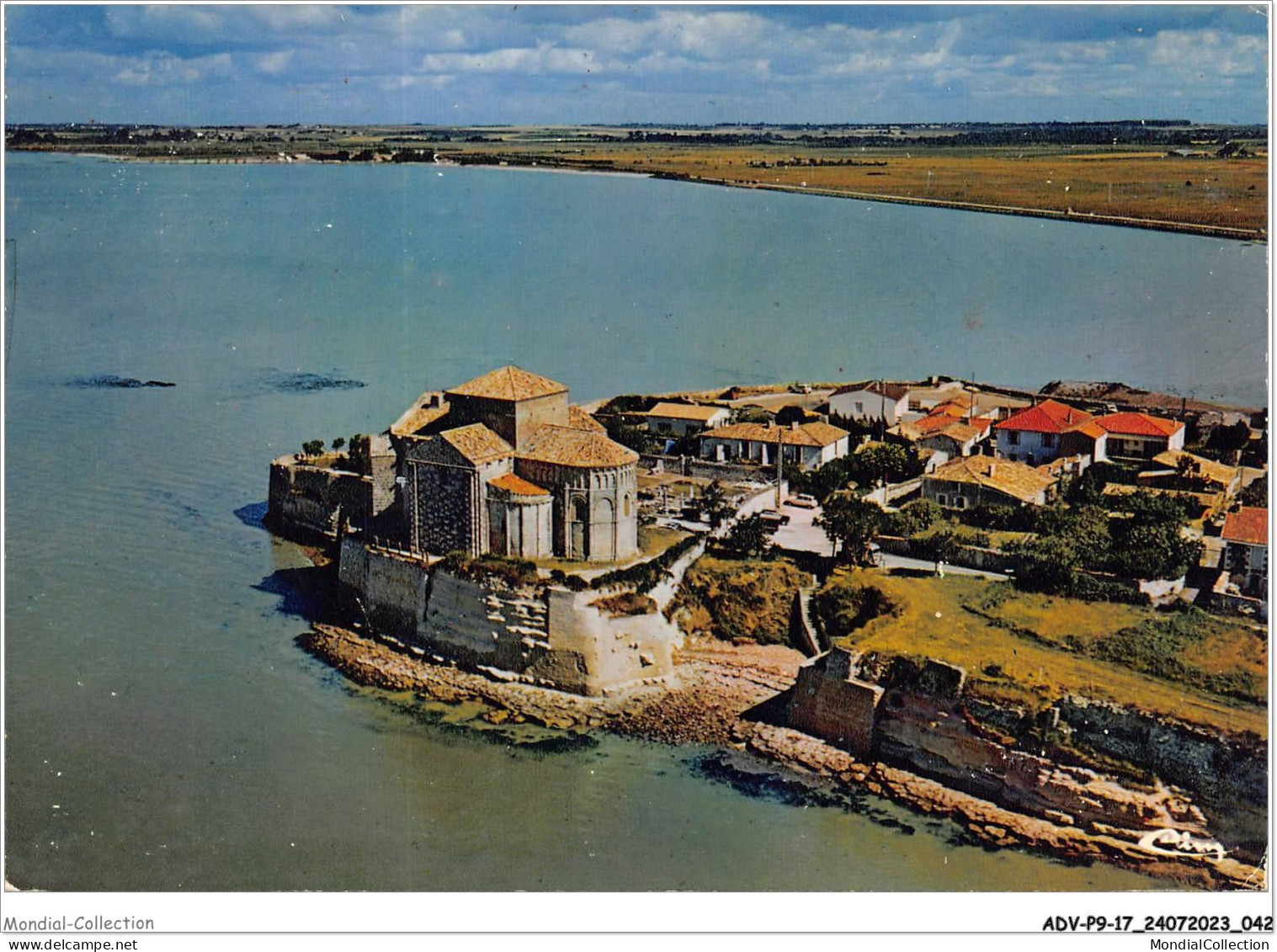 ADVP9-17-0711 - TALMONT-SUR-GIRONDE - Char-mar - L'église Sur La Presqu'île  - Saintes