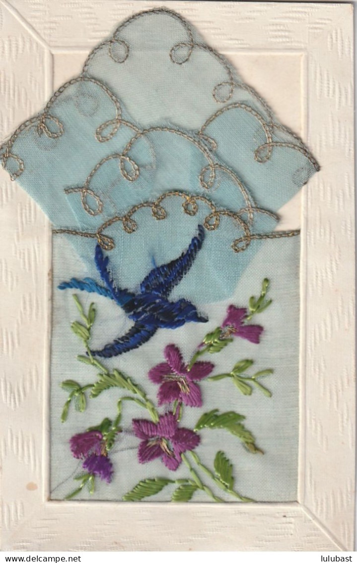 Carte Brodée " à L'hirondelle Et Violettes " + Mouchoir Bleu. (TTB) - Brodées