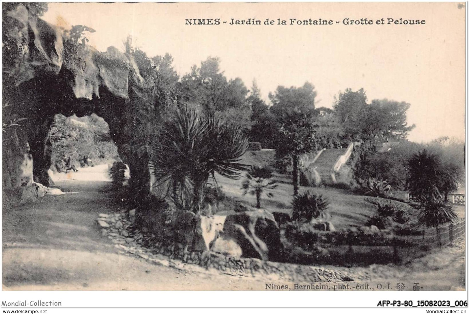 AFPP3-30-0208 - NIMES - Jardin De La Fontaine - Grotte Et Pelouse - Nîmes