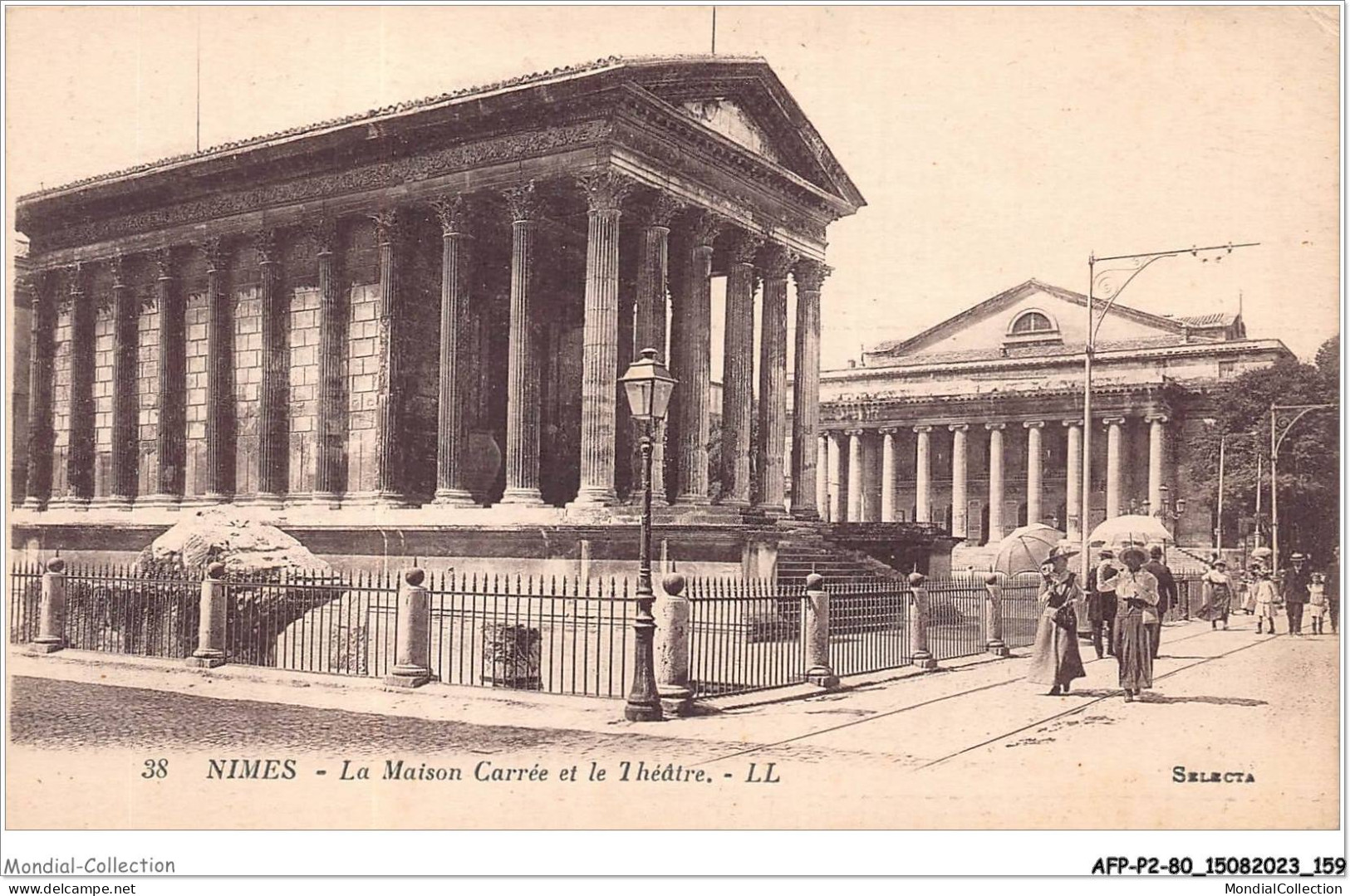 AFPP2-30-0181 - NIMES - La Maison Carrée Et Le Theatre - Nîmes