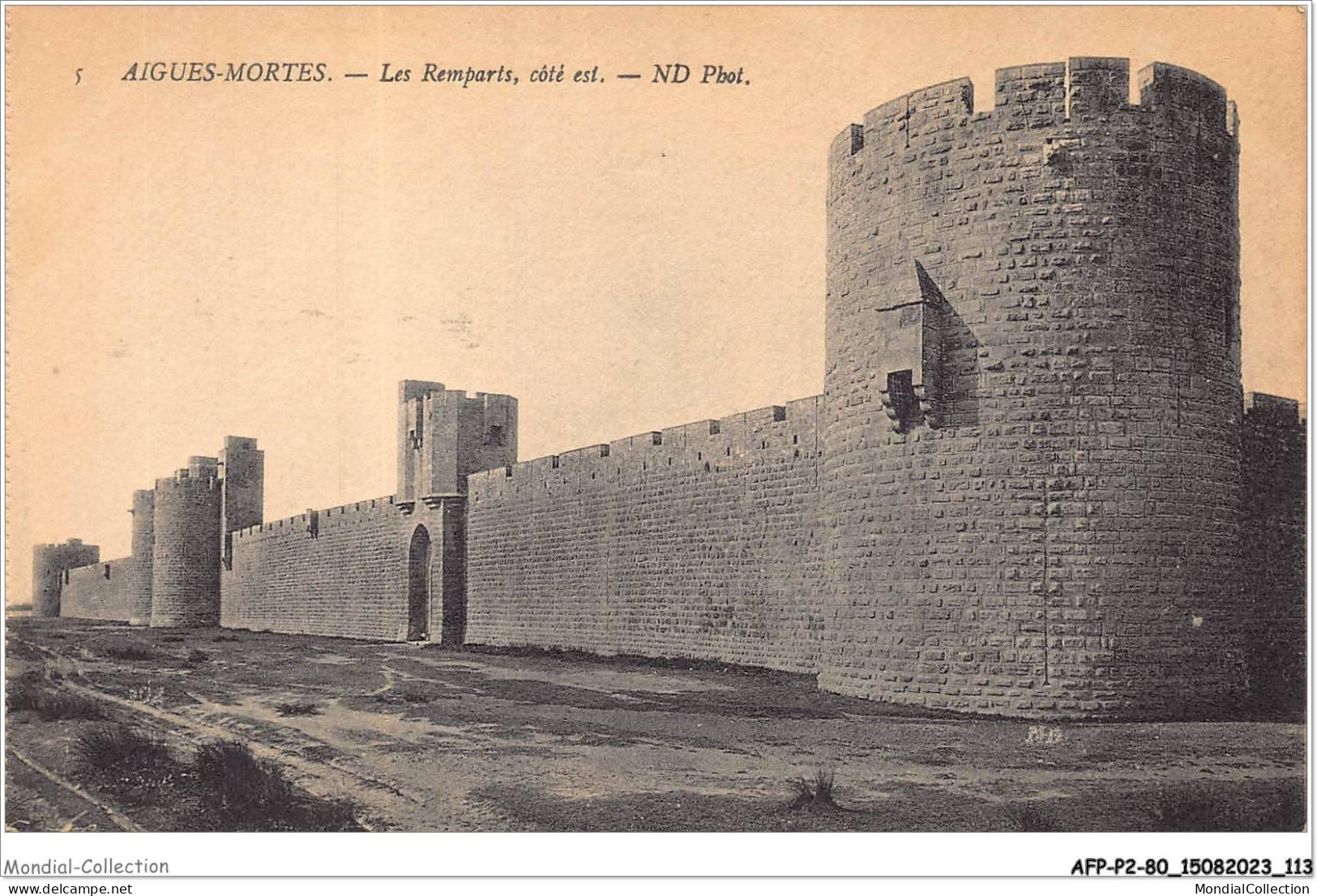 AFPP2-30-0158 - AIGUES-MORTES - Les Remparts - Cote Est - Aigues-Mortes