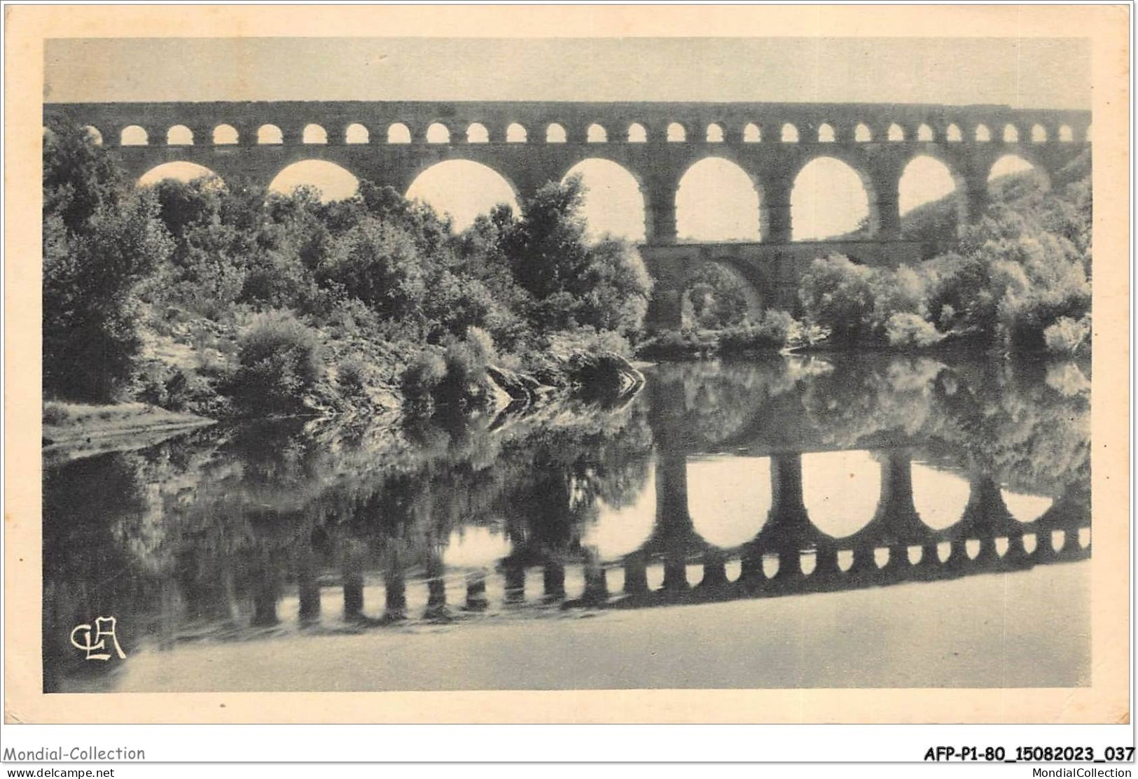 AFPP1-30-0020 - NIMES - Son Aqueduc Romain - Le Pont Du Gard - Nîmes