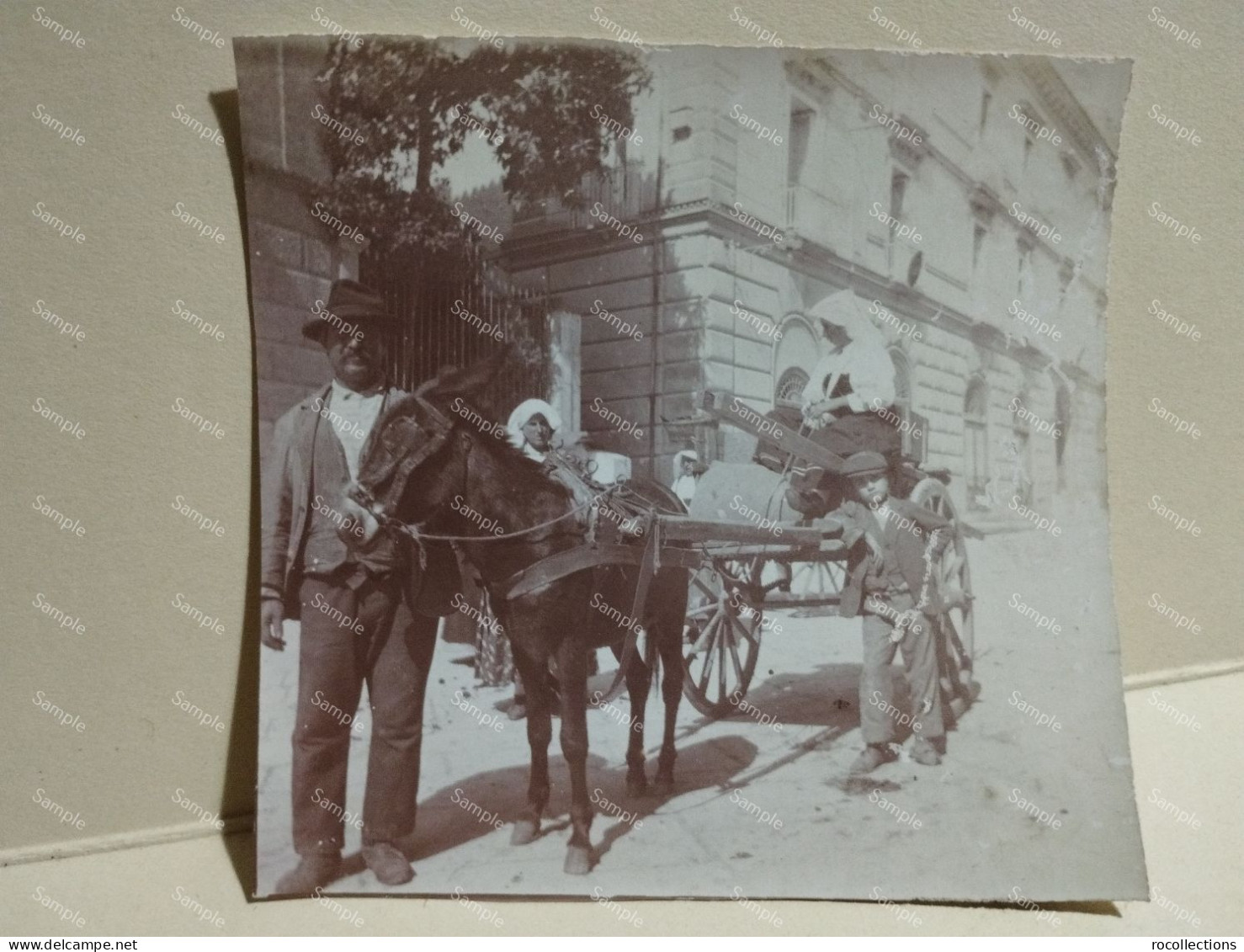 Italy People In Ethnic Dress Italia Foto Da Identificare Abruzzo? Costumi Etnici Folklore. Carro Carriage. 87x85 Mm - Europe