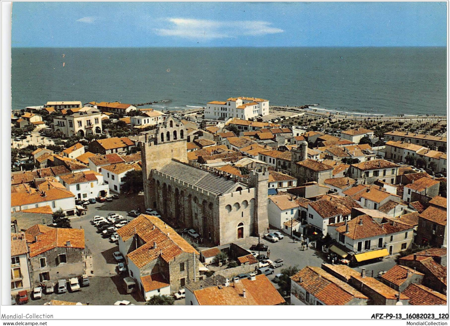 AFZP9-13-0743 - LES SAINTES-MARIES-DE-LA-MER - Vue Aérienne - L'église - Saintes Maries De La Mer