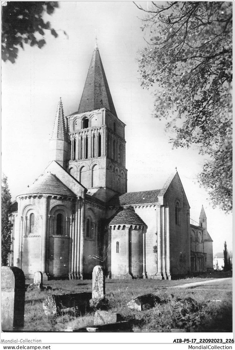 AIBP5-17-0610 - AULNAY-DE-SAINTONGE - Eglise Romane - Abside Et Absidiole Droites  - Aulnay