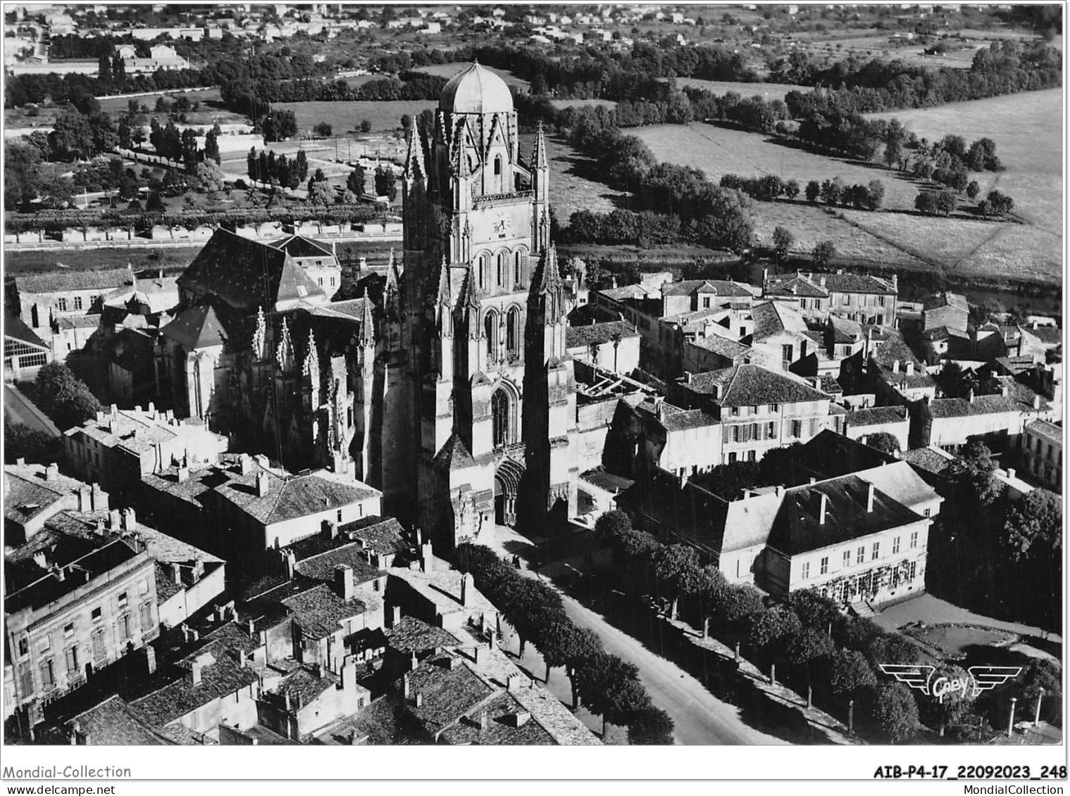 AIBP4-17-0493 - SAINTES - Vue Aérienne De La Cathédrale Saint-pierre  - Saintes