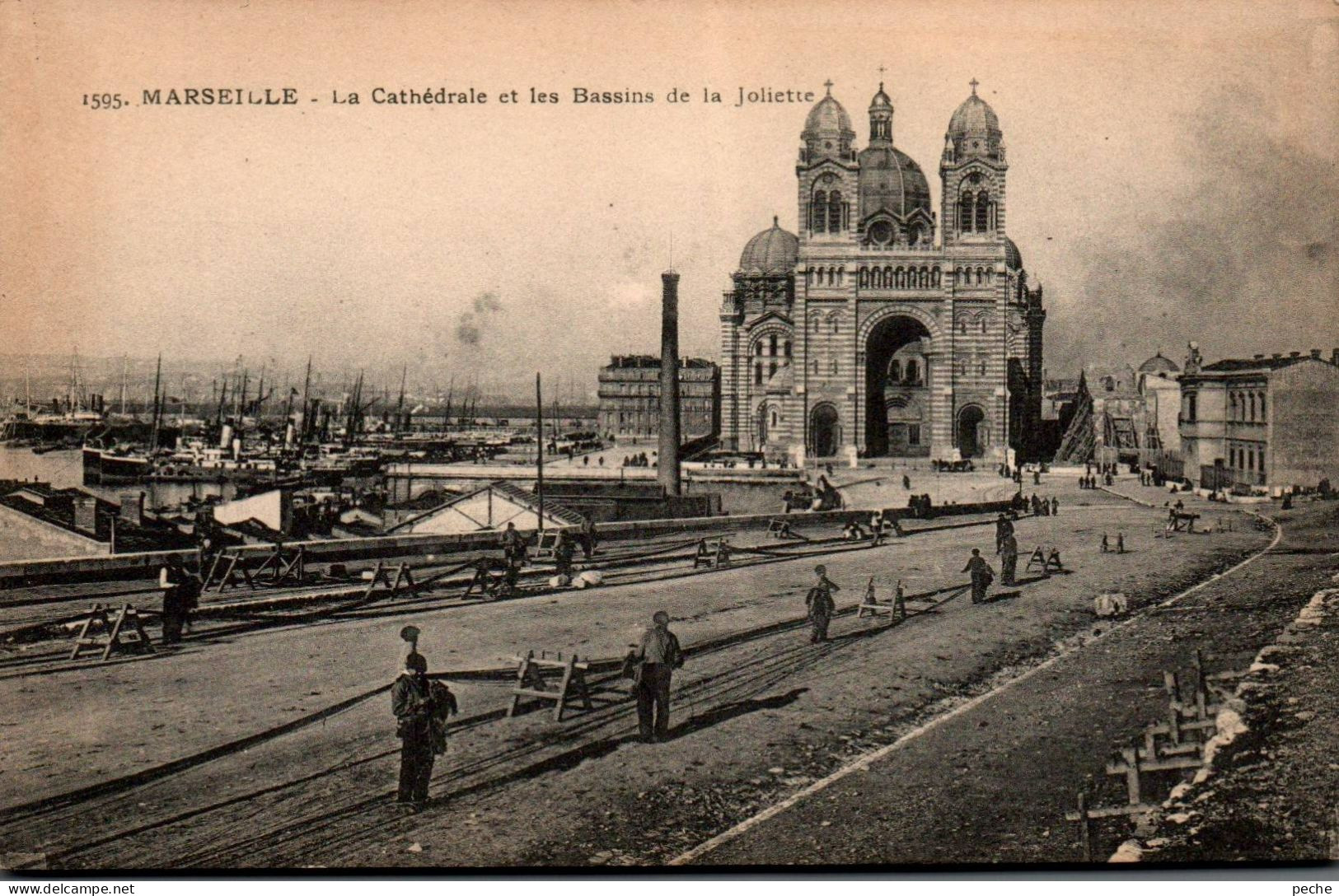 N°2945 W -cpa Marseille -la Cathédrale Et Les Bassins De La Joliette- - Joliette, Zone Portuaire