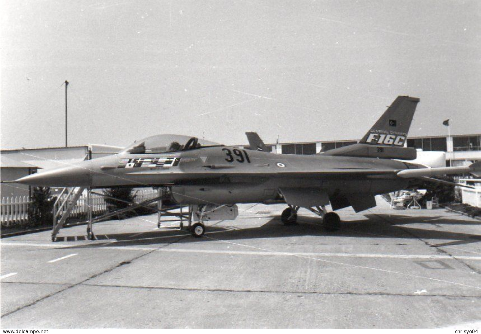 4V5Hys    Photo Originale (14.5cm X 10cm) Avion Militaire F16 . F 16 - 1946-....: Ere Moderne