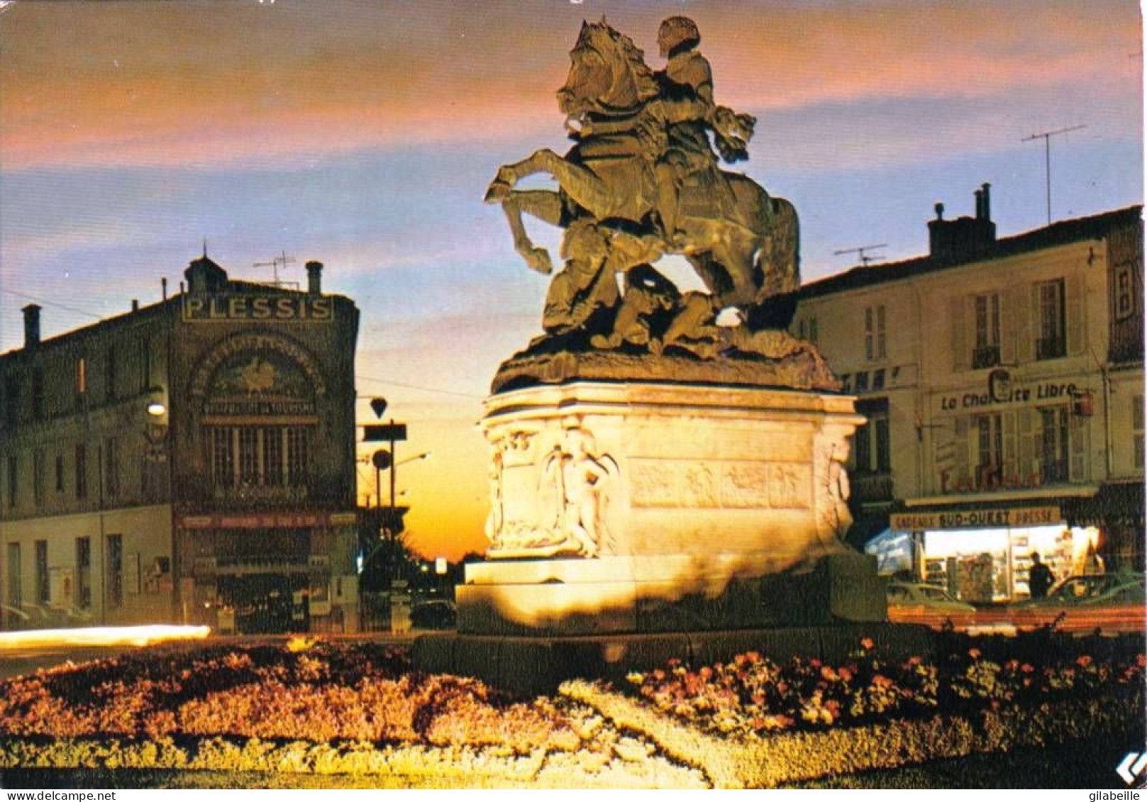 16 - Charente -  COGNAC -  La Statue Equestre De Francois 1er Vue De Nuit - Cognac
