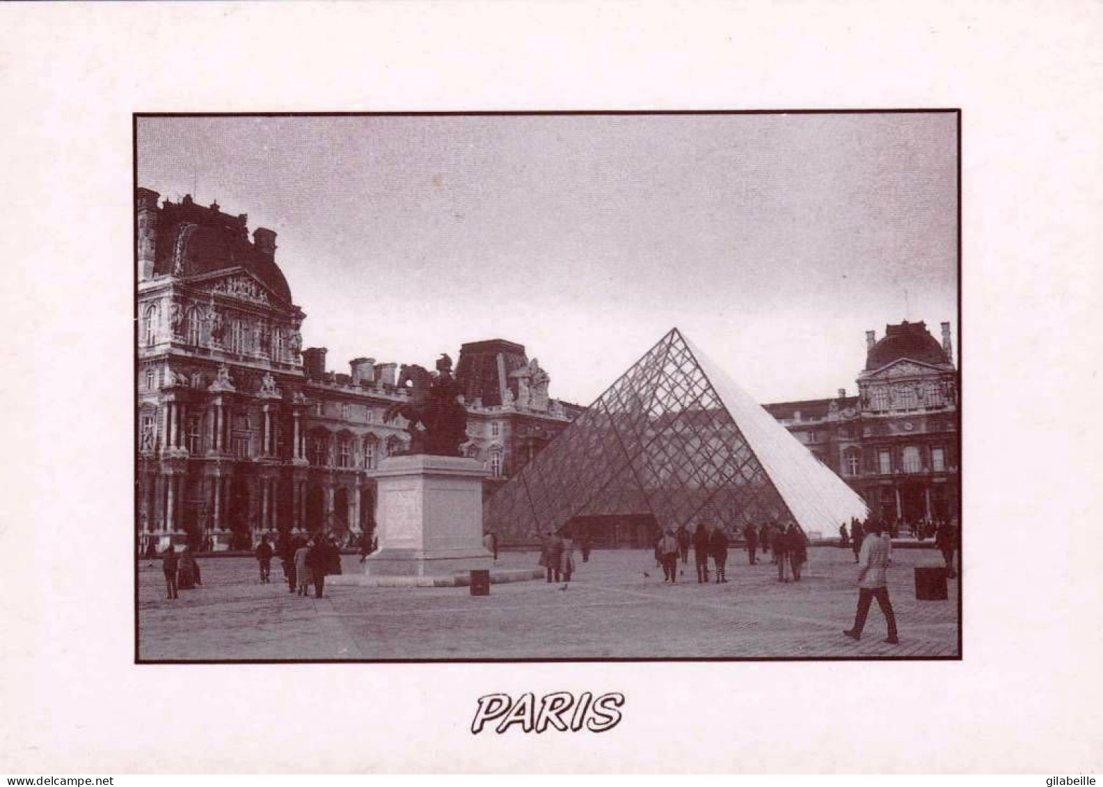 75 - PARIS -  Le Musée Du Louvre Et La Pyramide De Verre - Cours Napoleon - Louvre