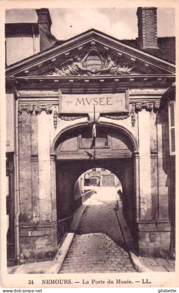 77 - Seine Et Marne -  NEMOURS -  La Porte Du Musée - Nemours