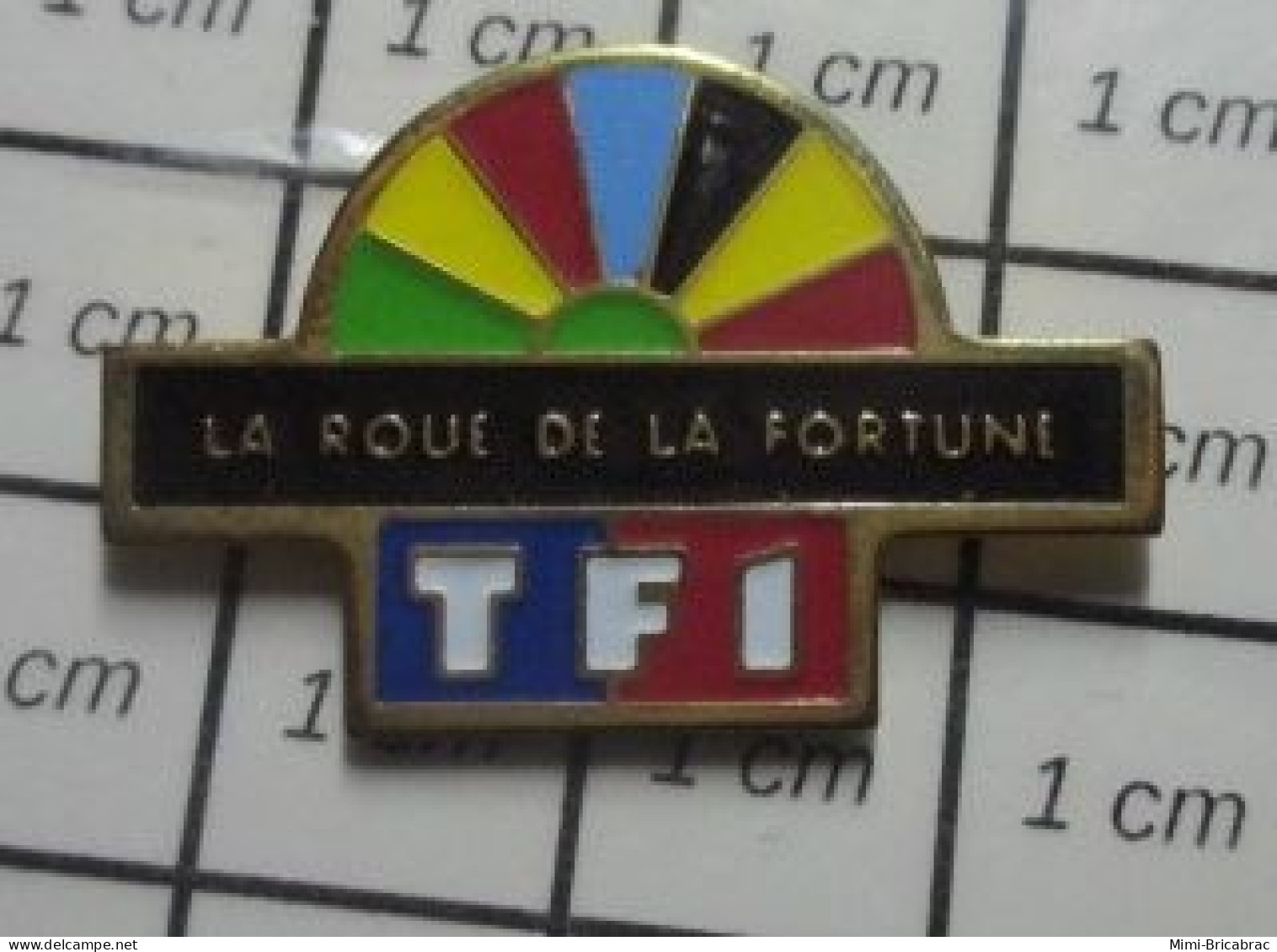 811B Pin's Pins / Beau Et Rare / THEME JEUX / ROUE DE LA FORTUNE EMISSION TF1 Par DECAT - Jeux