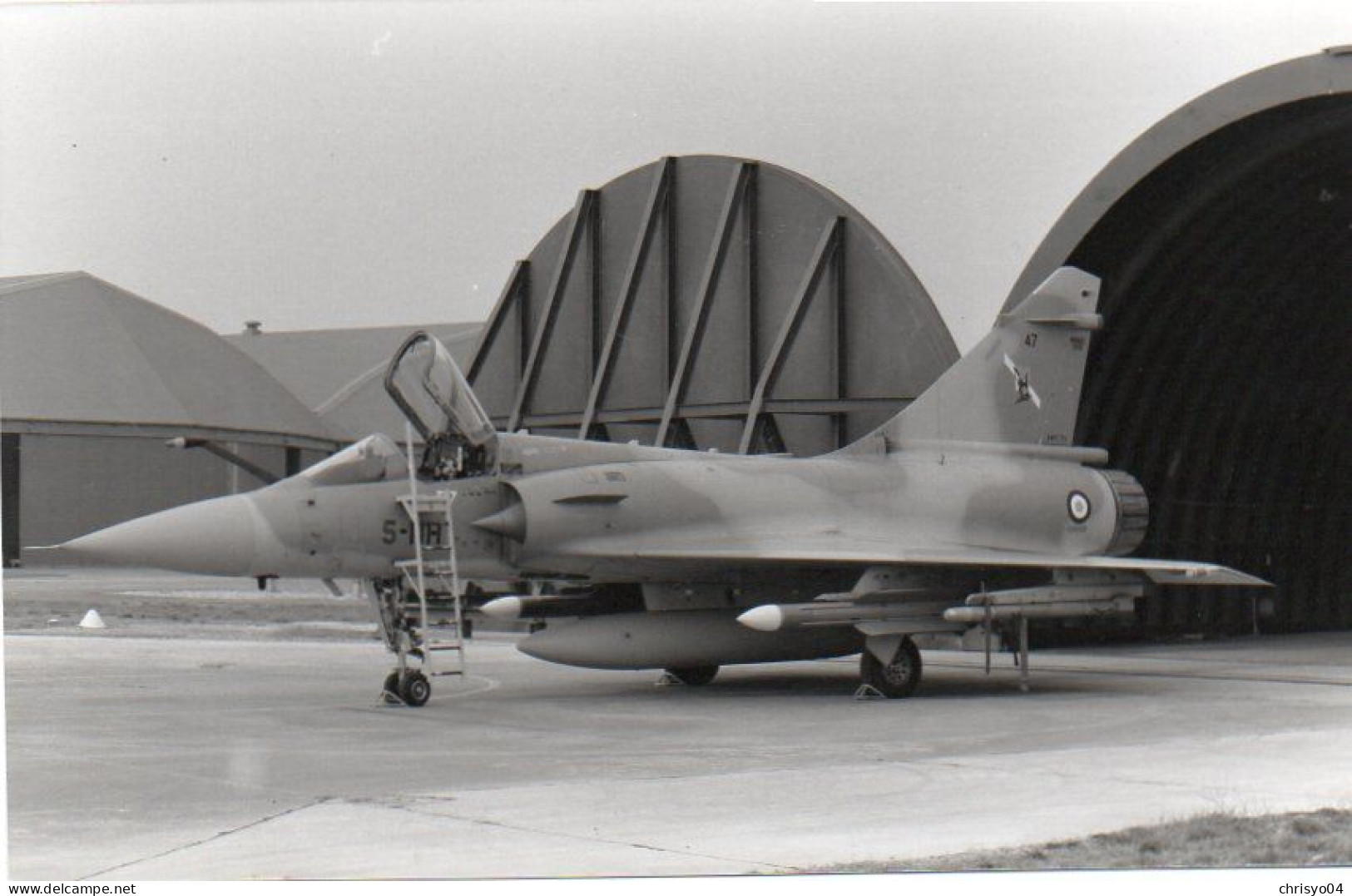 4V5Hys    Photo Originale N°3 (Dim: 14.5cm X 9cm) Avion Militaire Mirage 2000 Adjudant Rimbaux Aix En Provence - 1946-....: Modern Tijdperk