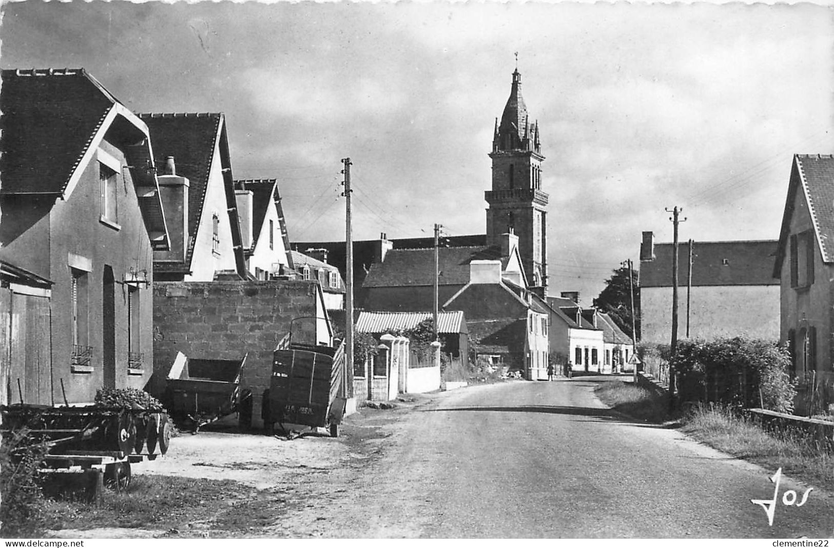 Plourin Les Morlaix , L'entrée Du Bourg    ( Scan Recto Et Verso) - Autres & Non Classés