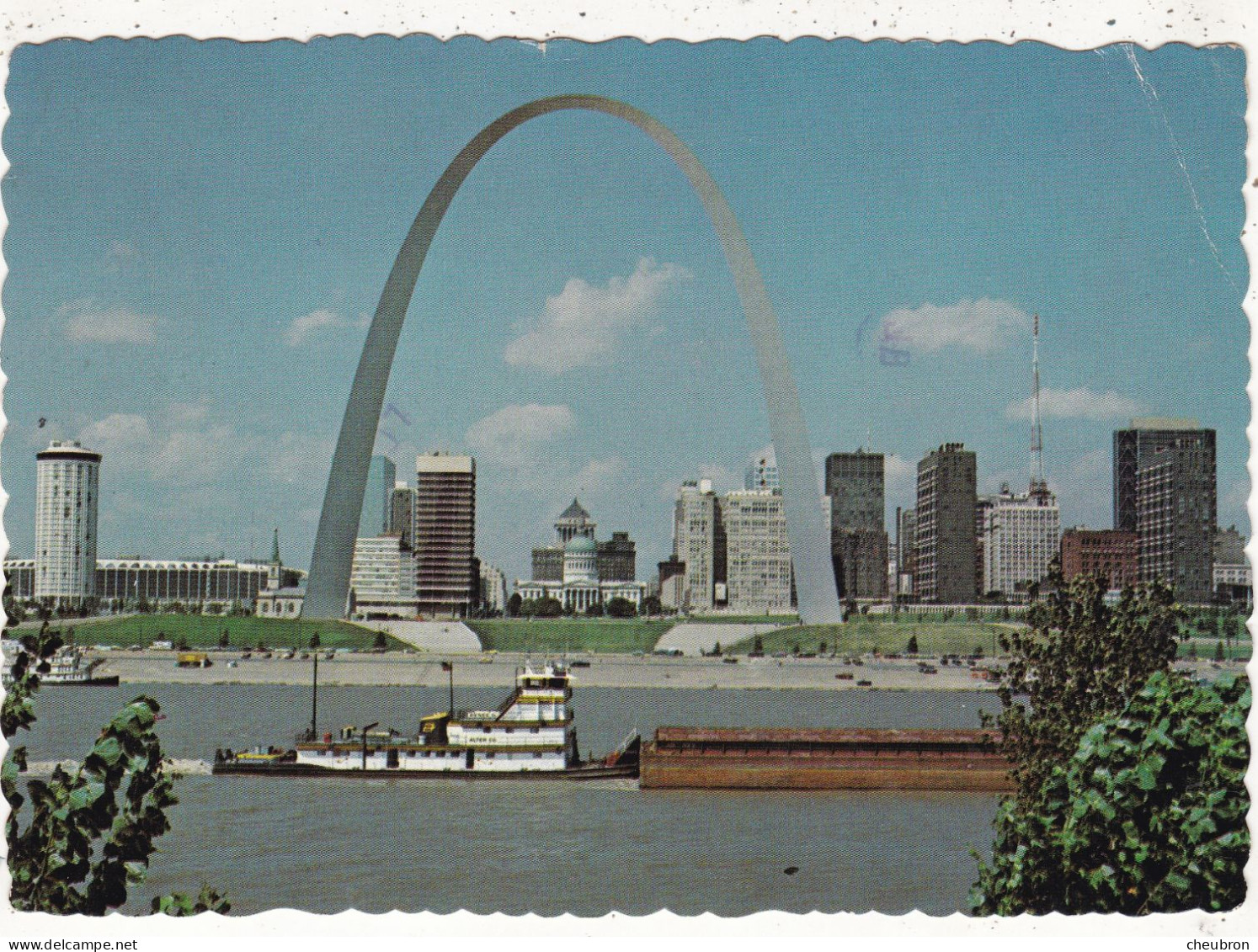 ETATS UNIS. AZ. ST. LOUIS (ENVOYE DE). GATEWAY ARCH AND DOWNTOWN ST. LOUIS SKYLINE. ANNEE 1980 + TEXTE + TIMBRES - Autres & Non Classés