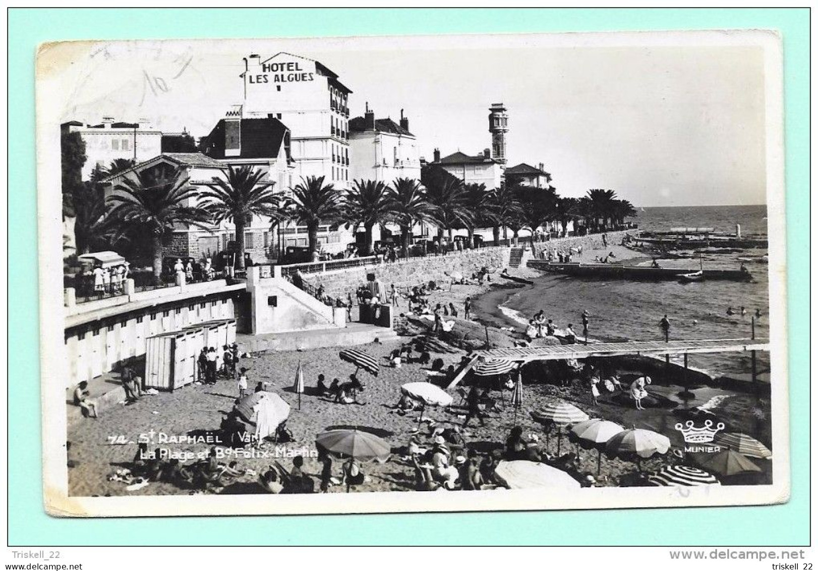 Saint-Raphaël : La Plage Et Le Bld Félix Martin - Saint-Raphaël