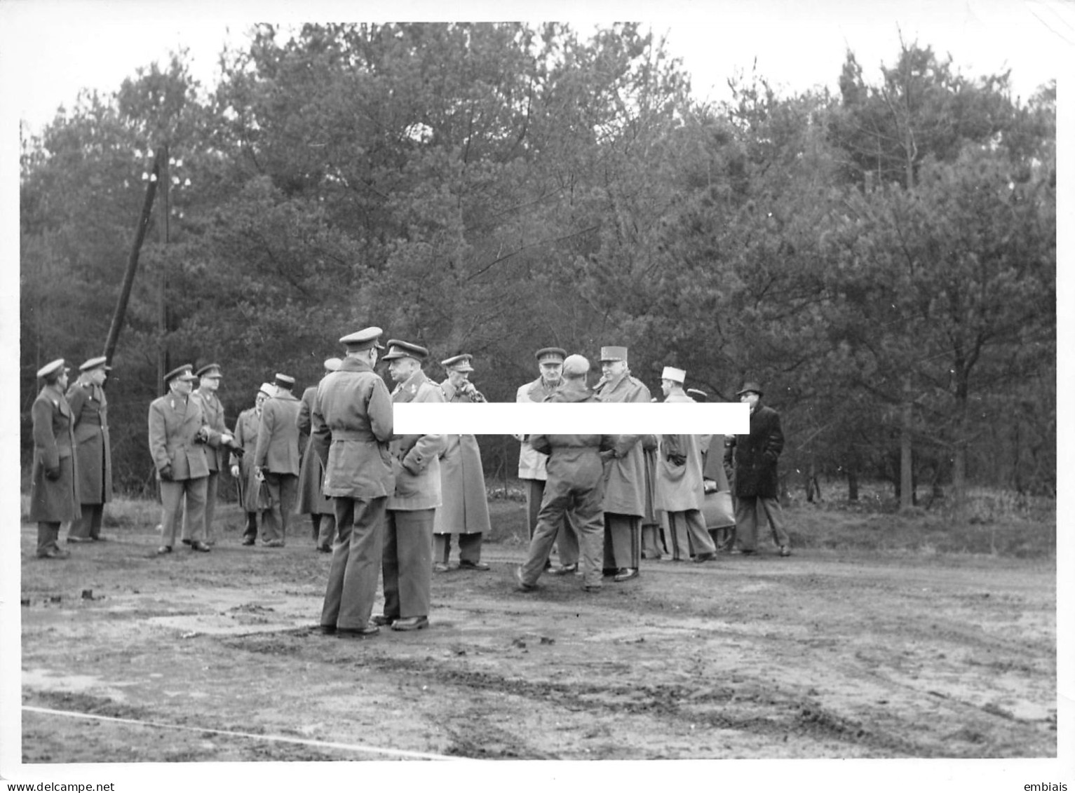 LOUVECIENNES 1951 - Photo Originale De La Visite Du Général EISENHOWER Sur Le Terrain De Son Futur Quartier Général - Guerre, Militaire