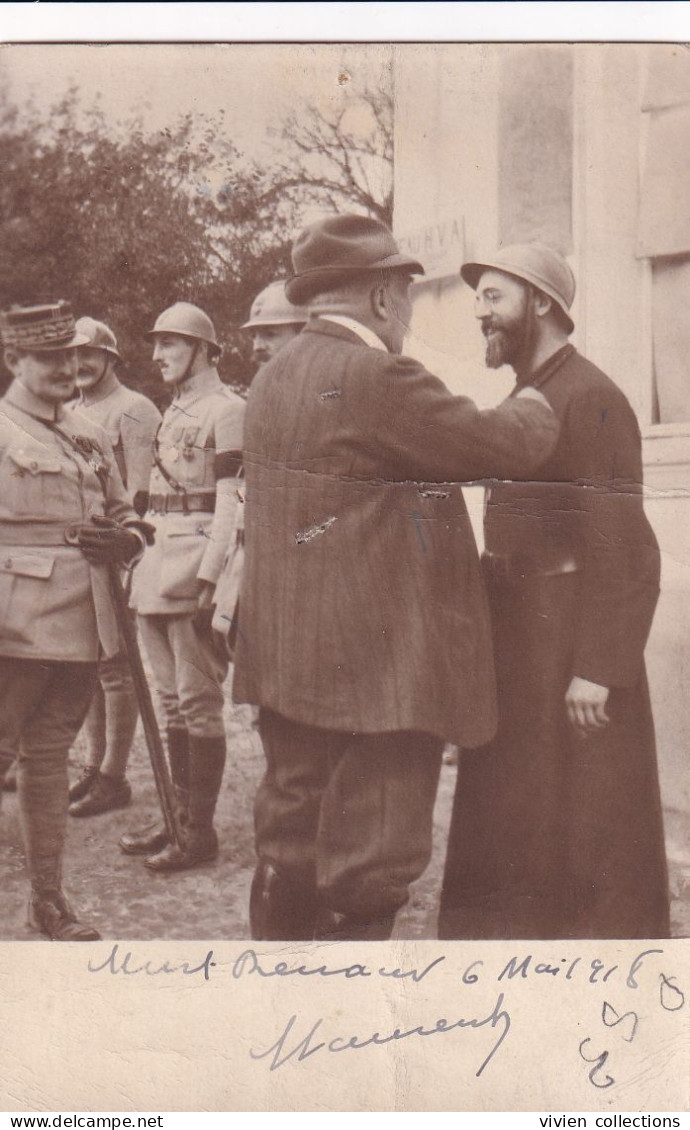 Verdun Mont Renaud (55 Meuse) Le Maréchal Joffre Remise De Médaille De La Croix De Guerre A Un Aumonier Le 6 Mai 1918 - Autres & Non Classés