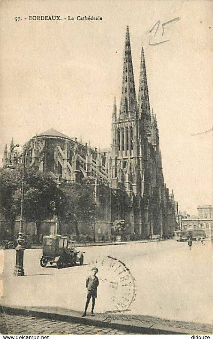 33 - Bordeaux - La Cathédrale - Animée - Automobiles - Oblitération Ronde De 1929 - CPA - Voir Scans Recto-Verso - Bordeaux