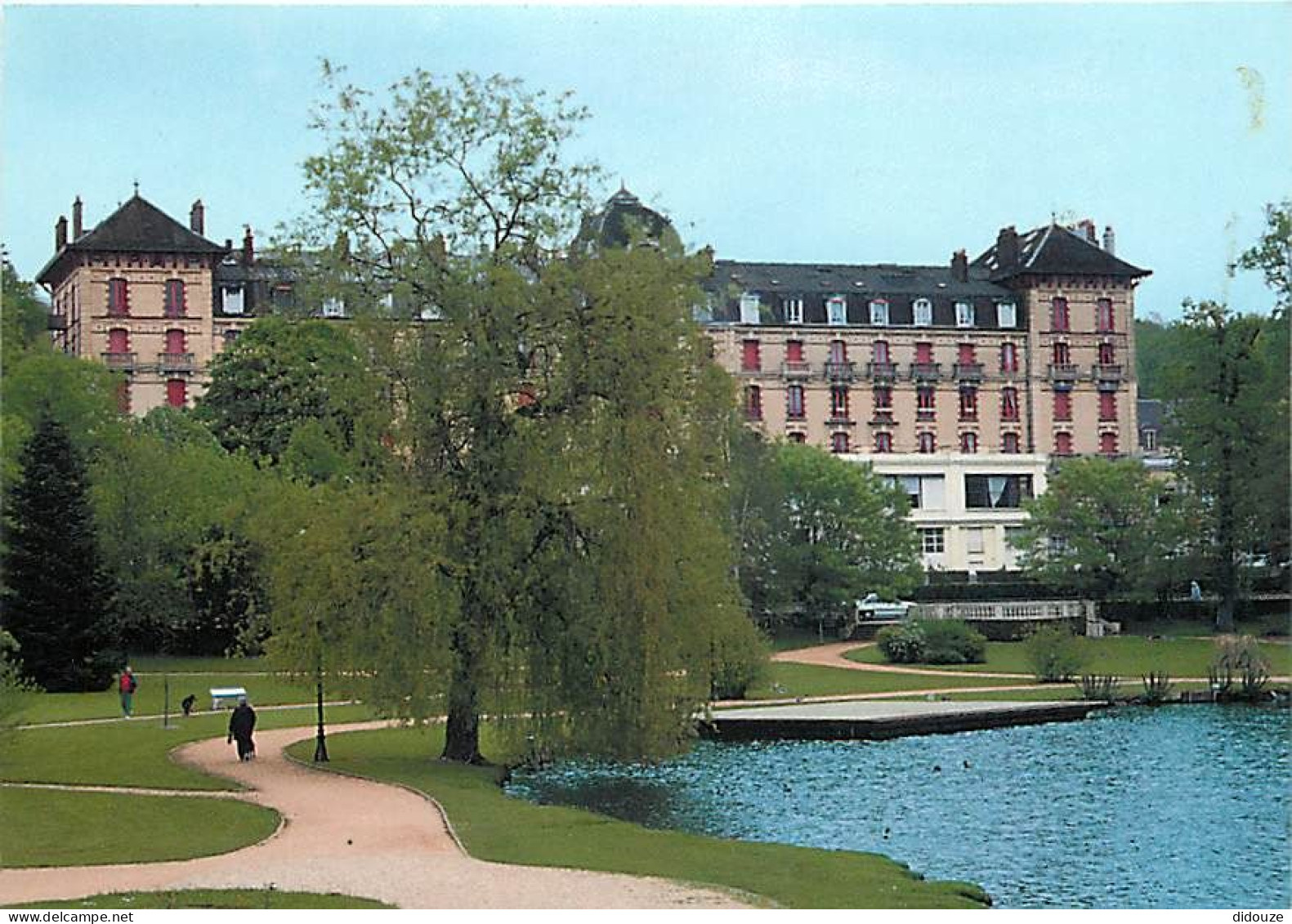 61 - Bagnoles De L'Orne - La Résidence Du Lac Et Les Jardins Du Casino - CPM - Voir Scans Recto-Verso - Bagnoles De L'Orne