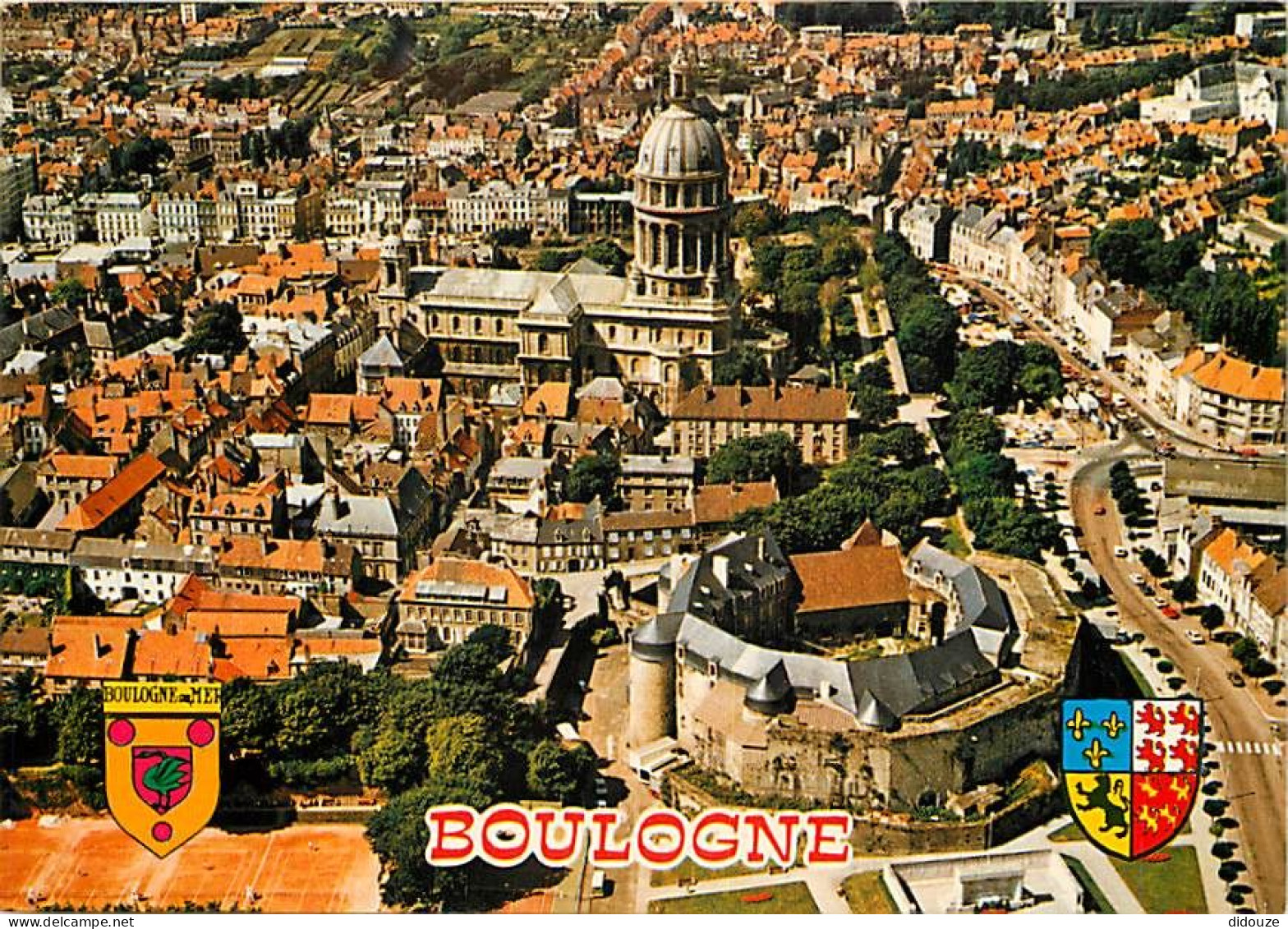 62 - Boulogne Sur Mer - Vue Générale Aérienne - La Basilique Notre-Dame - Le Château Transformé En Musée Et Les Tennis - - Boulogne Sur Mer