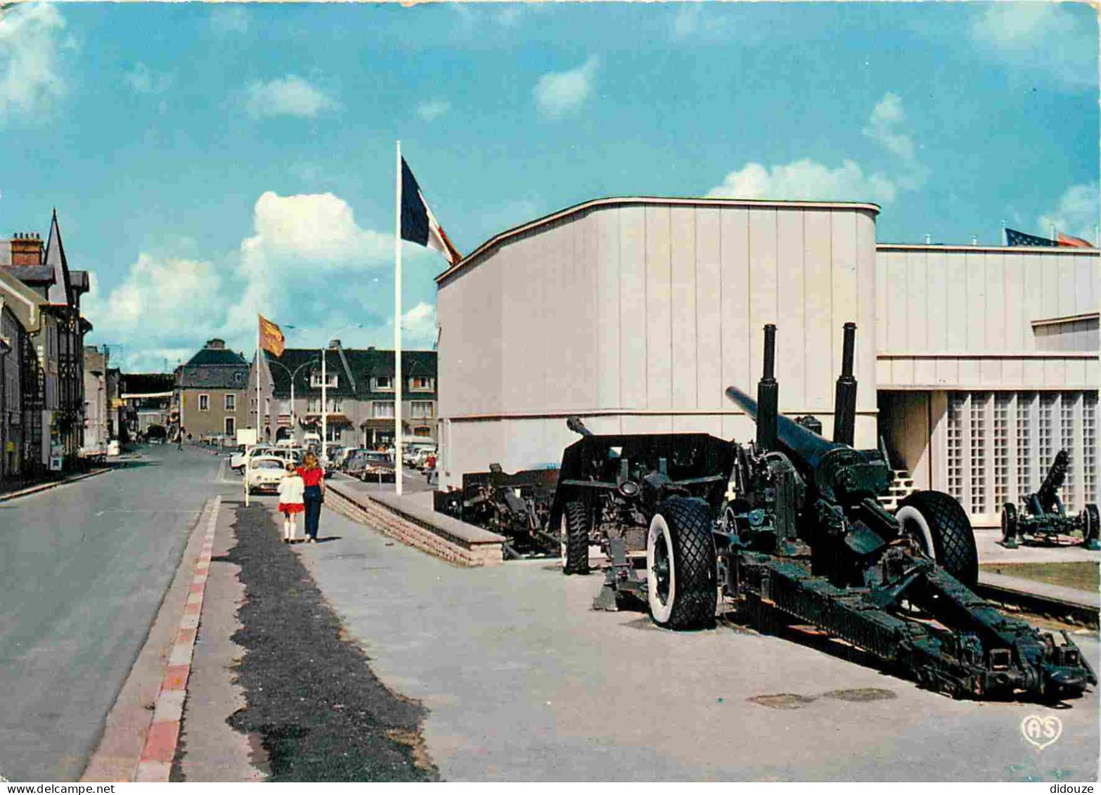 14 - Arromanches - Les Canons - CPM - Voir Scans Recto-Verso - Arromanches