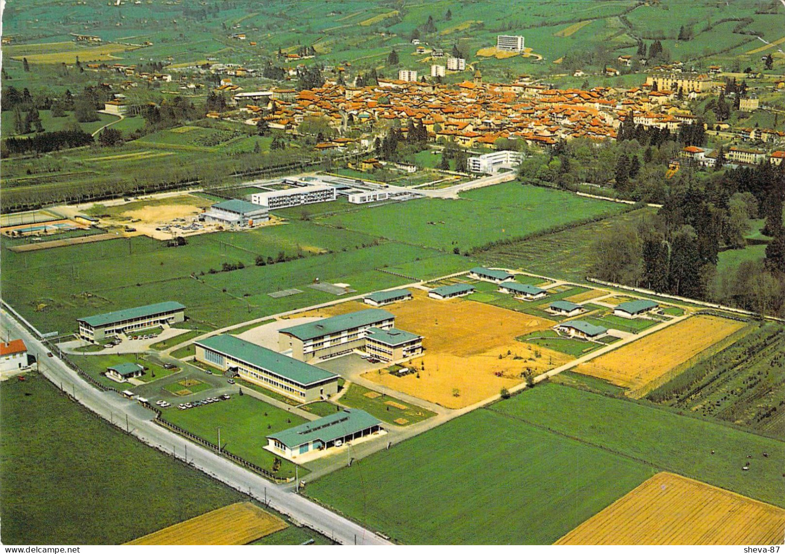 38 - La Côte Saint André - Vue Générale - Au 1er Plan, Le Collège Agricole - A Gauche, La Piscine - La Côte-Saint-André