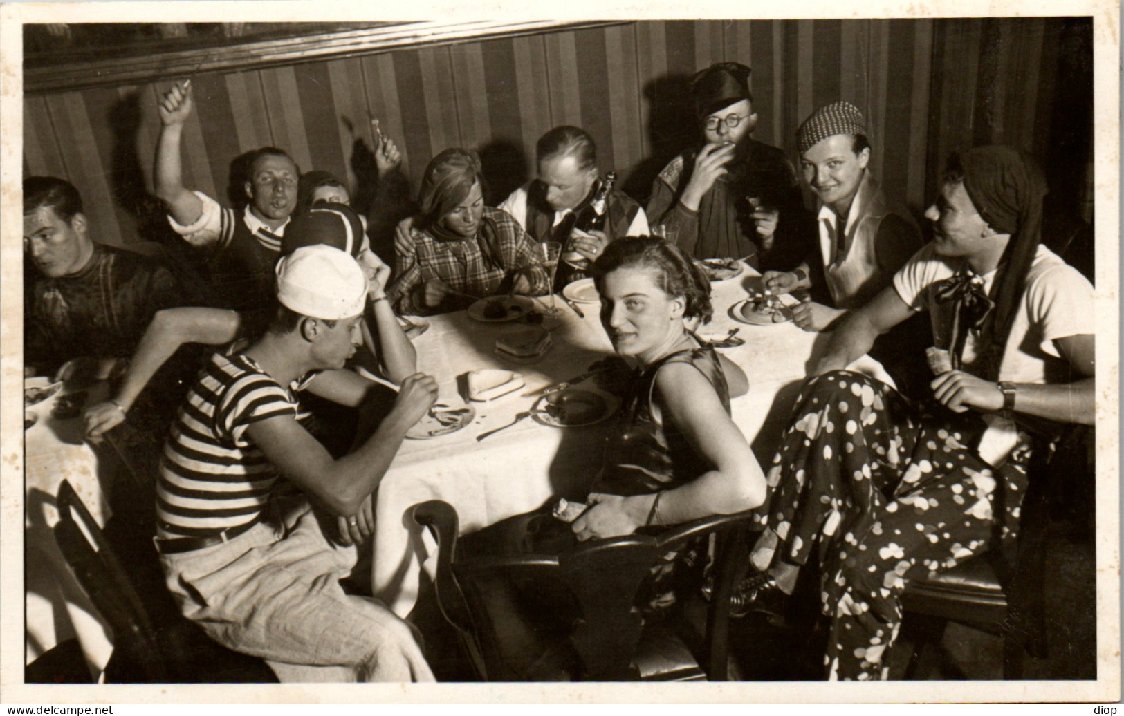 CP Carte Photo D&#039;&eacute;poque Photographie Vintage Bal Costum&eacute; F&ecirc;te D&eacute;guisement  Gag - Parejas