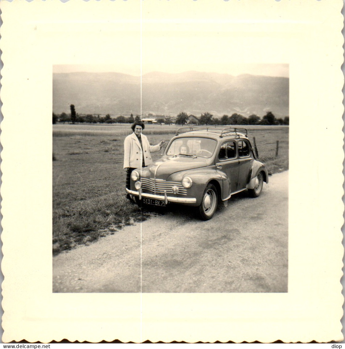 Photographie Photo Vintage Snapshot Amateur Automobile Voiture 4 Chevaux Jura  - Auto's