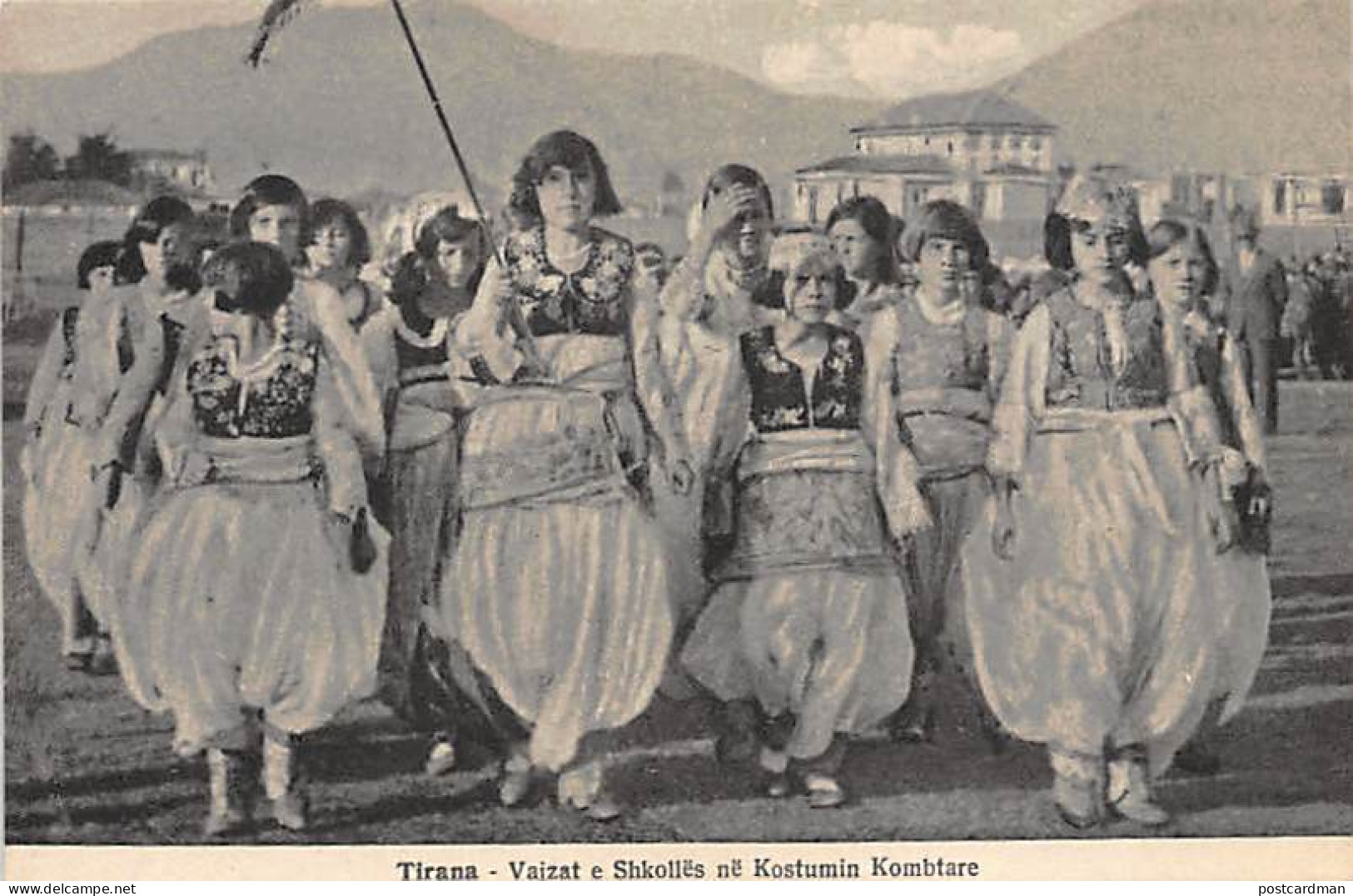 ALBANIA - Tirana - Vajzat E Shkolles Ne Kostumin Kombtare (School Girlls). - Albanië