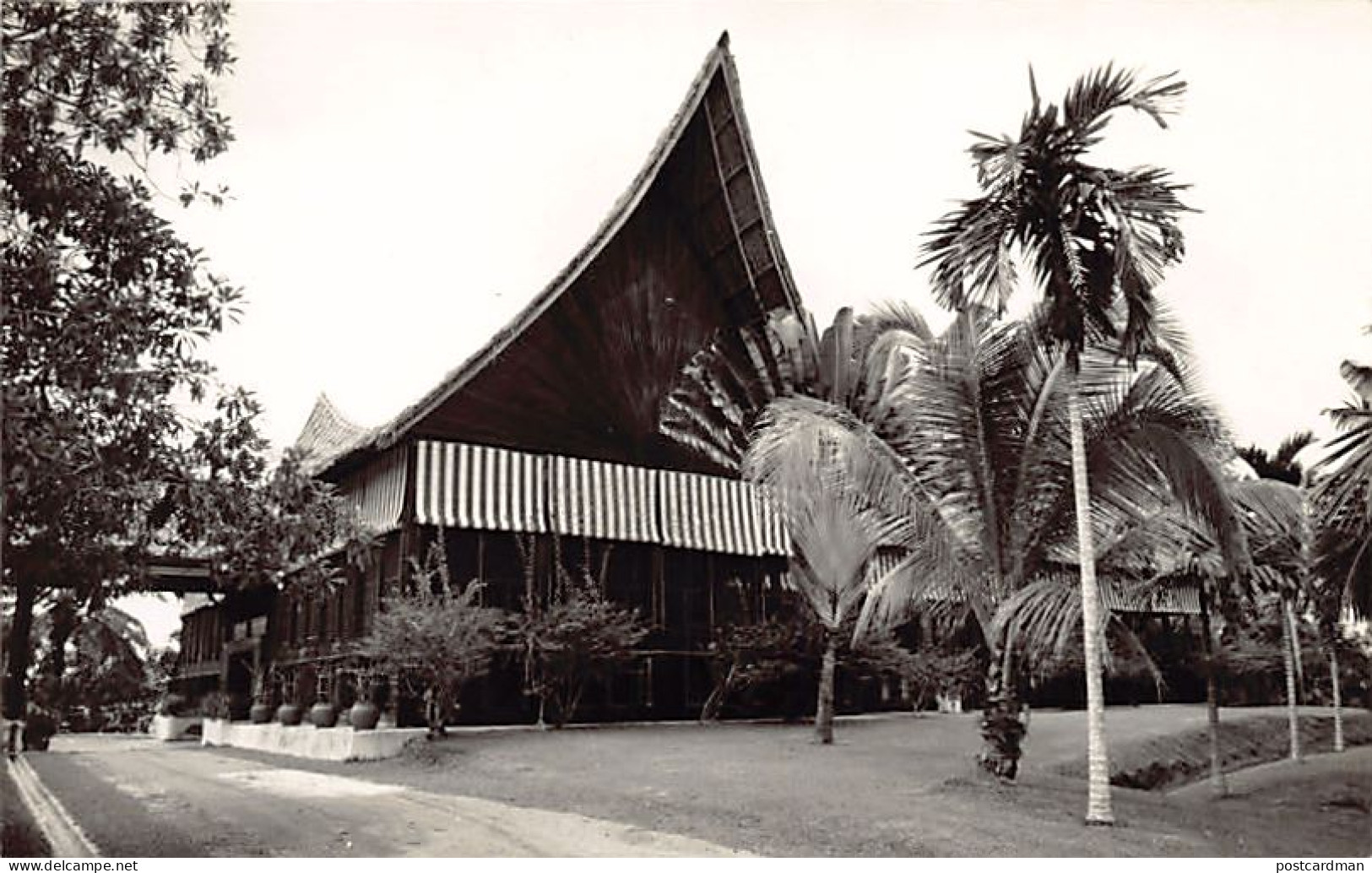Malaysia - BESTARI JAYA (formerly Batang Berjuntai) Maison Des Palmes (Socfin) - Publ. Unknown  - Maleisië