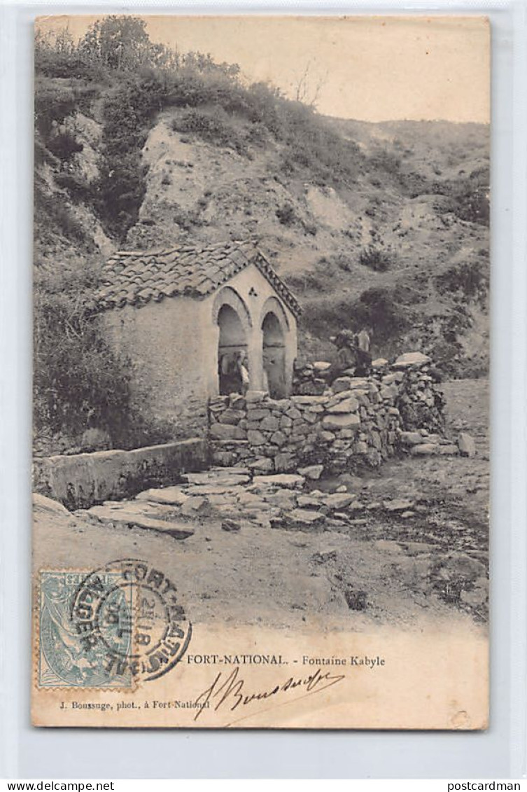 Kabylie - FORT NATIONAL Larbaa Nath Irathen - Fontaine Kabyle - Autres & Non Classés