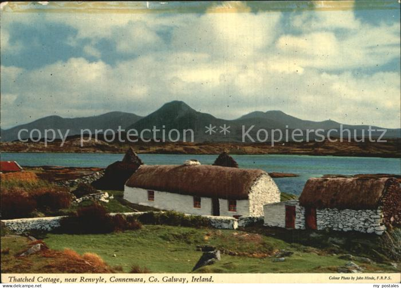 72577232 Galway Irland Thatched Cottage Near Renvyle Connemara  - Autres & Non Classés