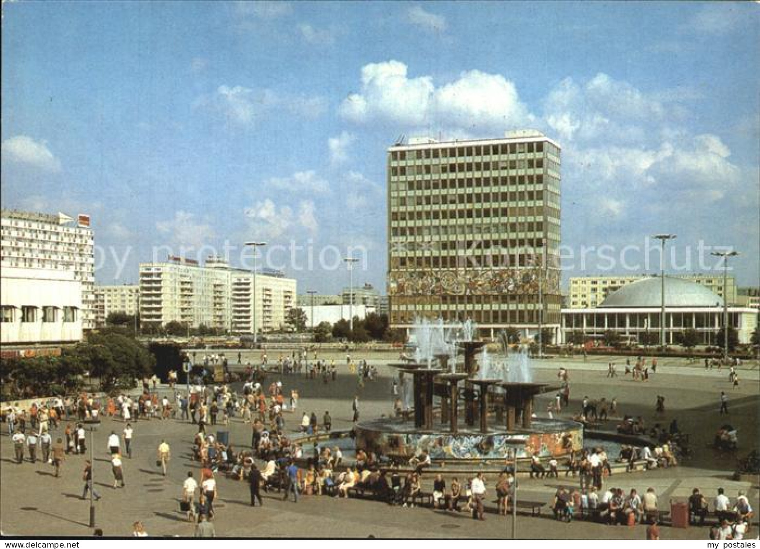 72576165 Berlin Alexanderplatz Brunnen Haus Des Lehrers Hauptstadt Der DDR Berli - Autres & Non Classés