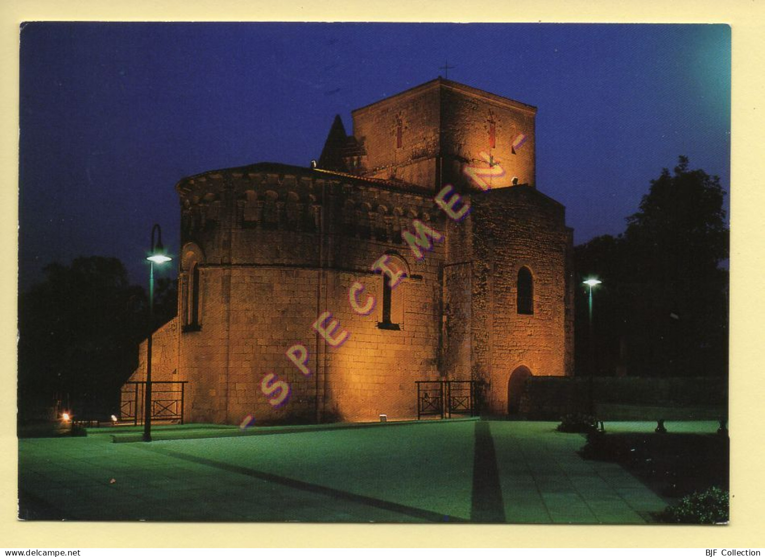 17. VAUX-SUR-MER – L'Eglise Illuminée (voir Scan Recto/verso) - Vaux-sur-Mer